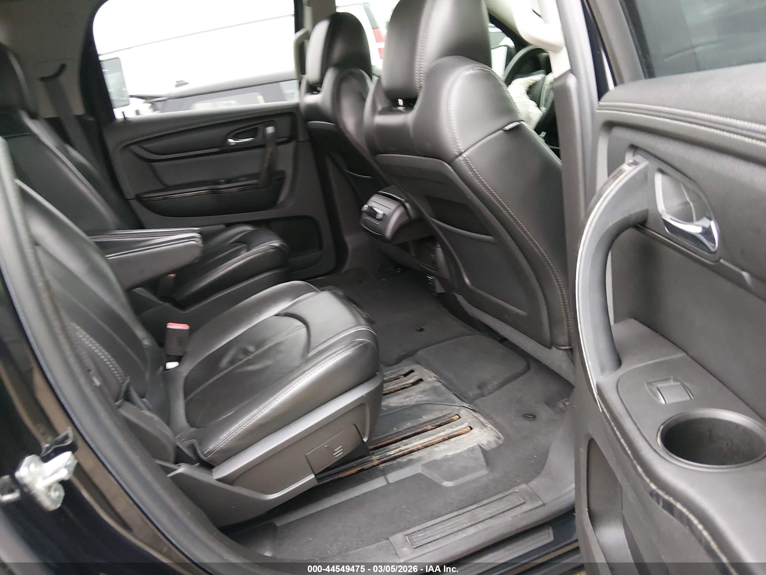 GMC ACADIA image 8