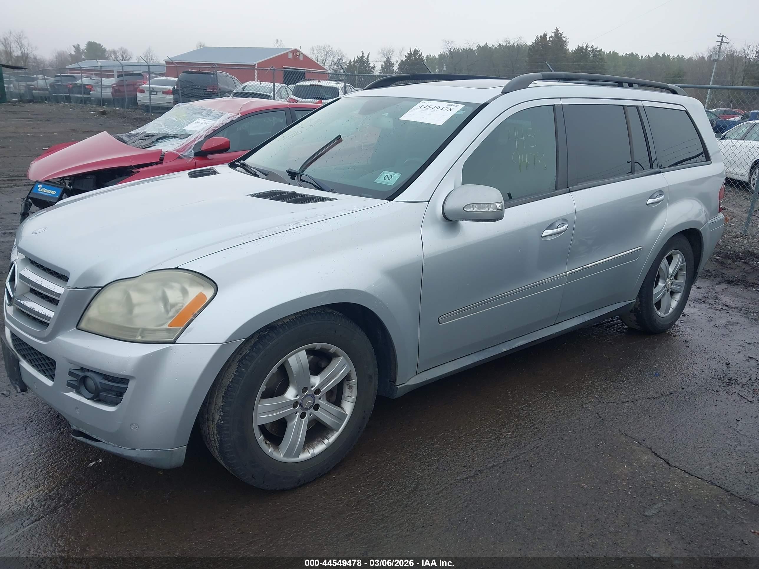 MERCEDES-BENZ GL image 2