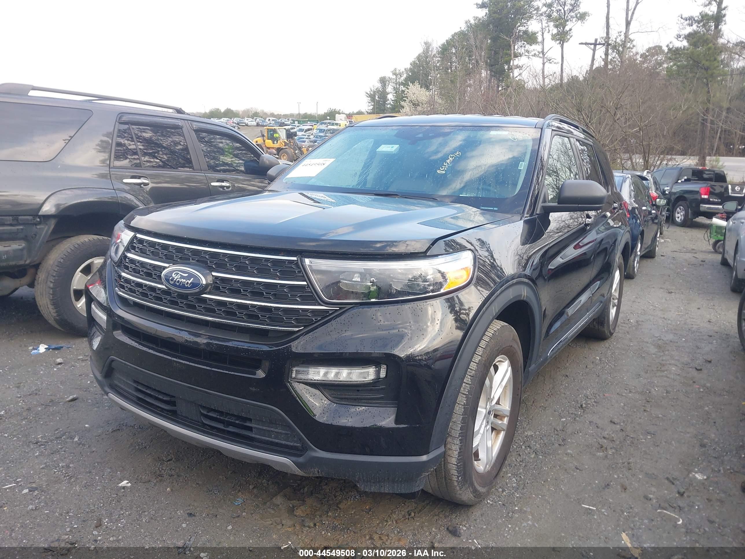 FORD EXPLORER image 2