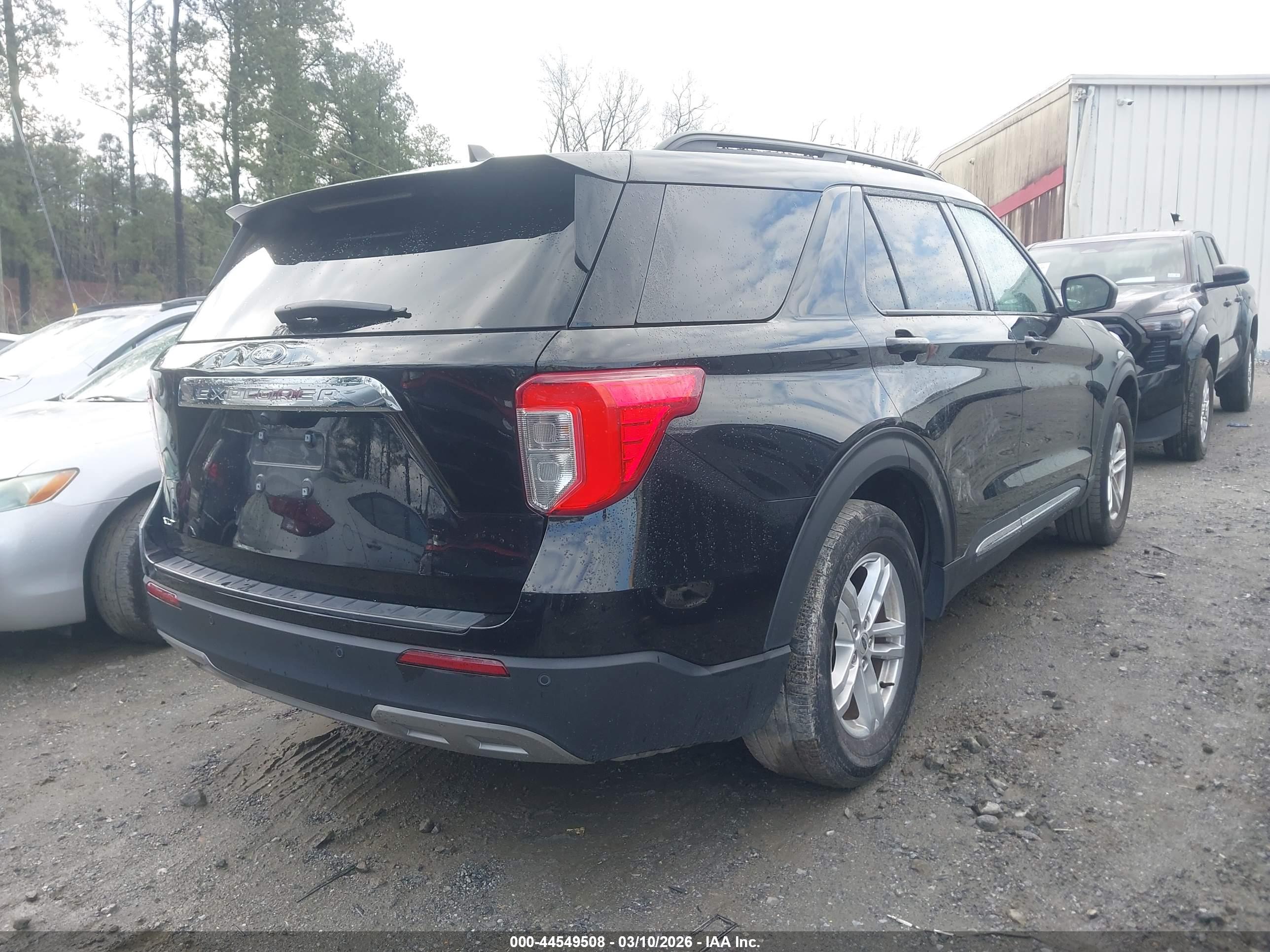 FORD EXPLORER image 4