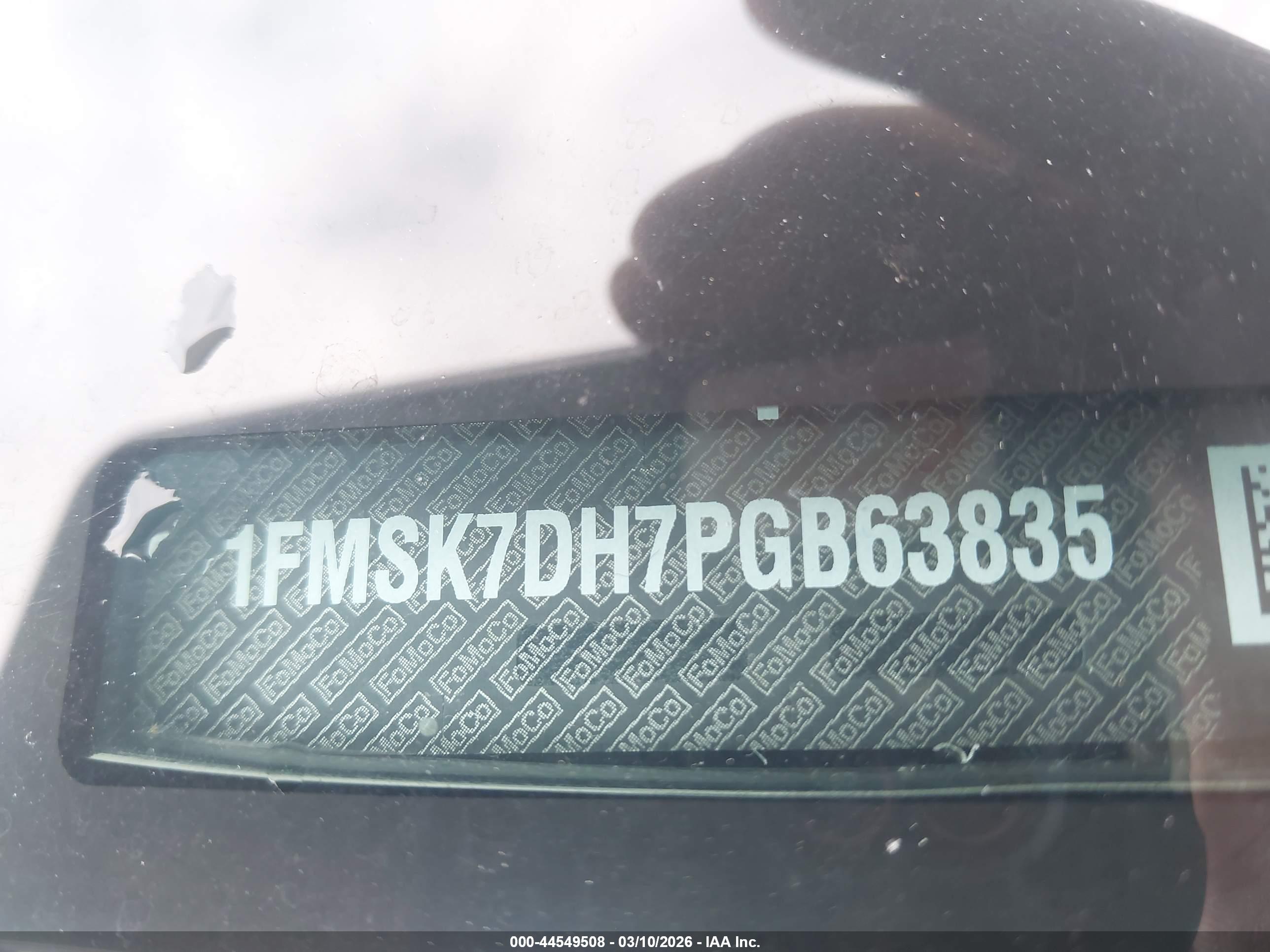 FORD EXPLORER image 9