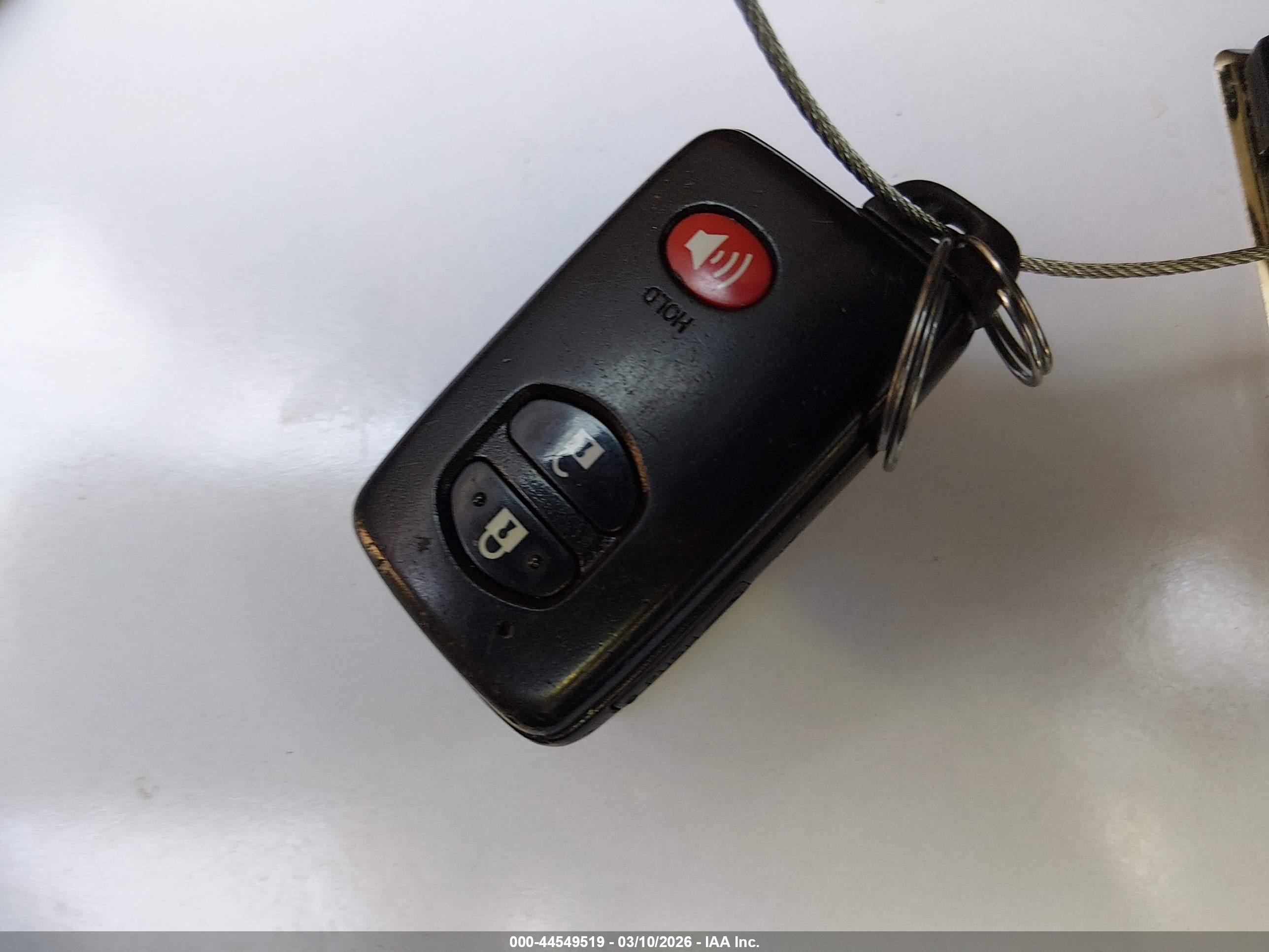TOYOTA PRIUS image 11
