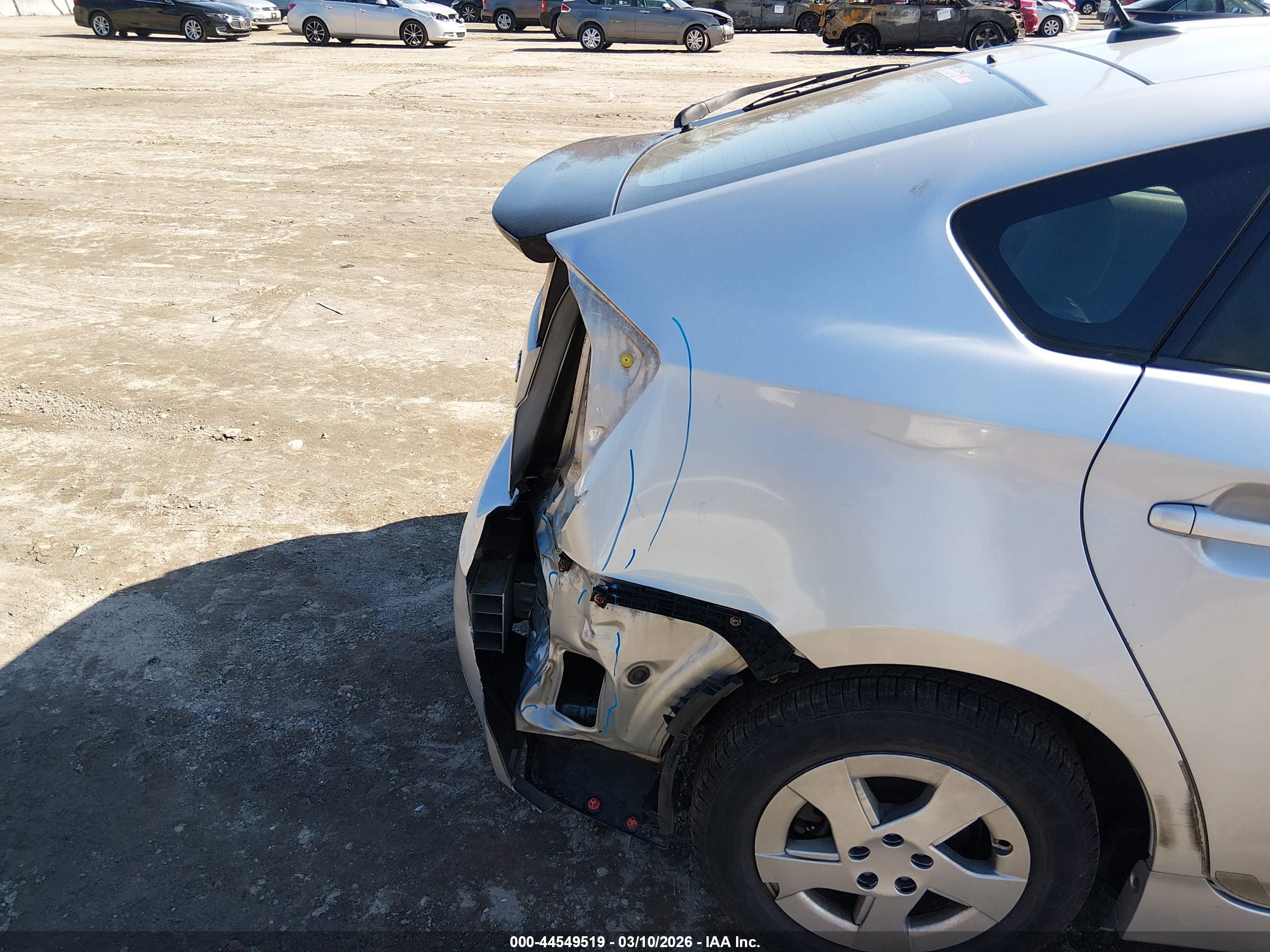 TOYOTA PRIUS image 6