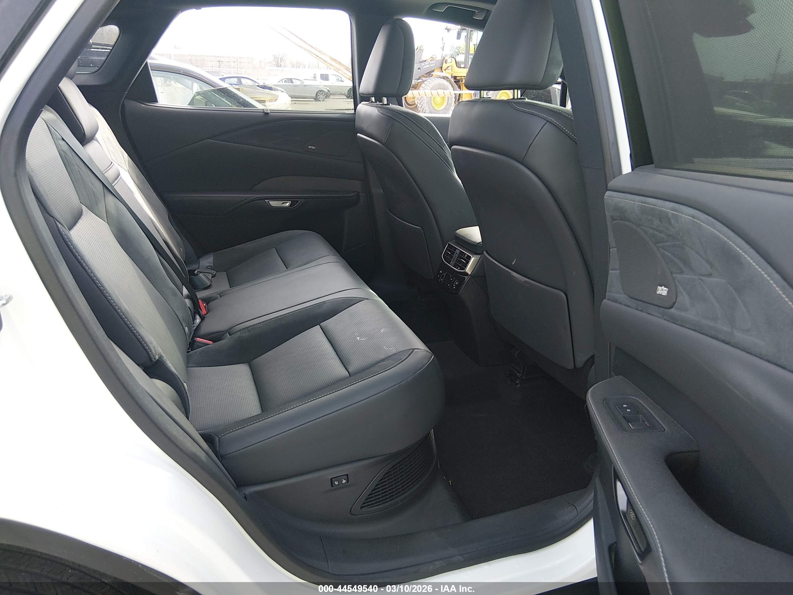 LEXUS RX image 8