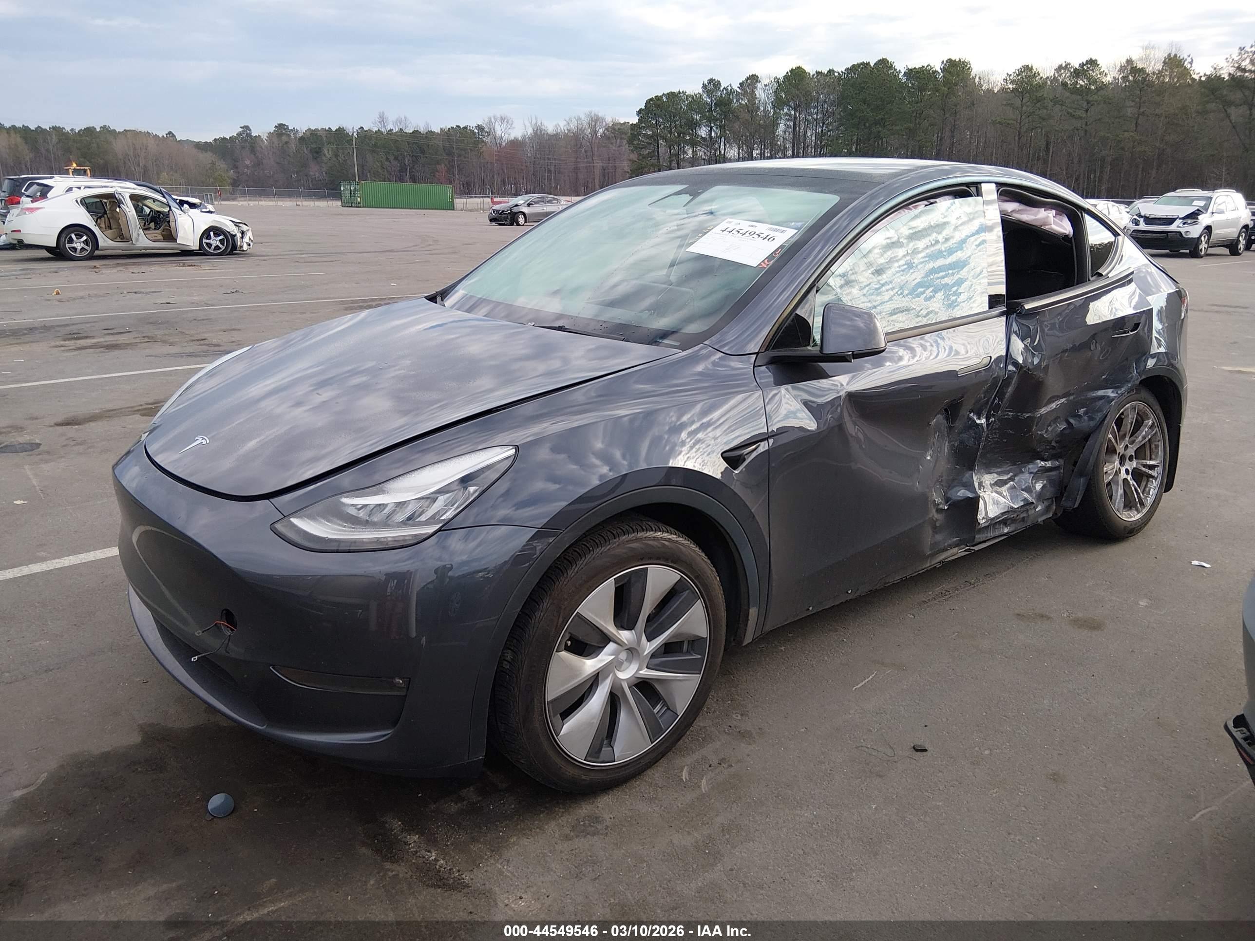 TESLA MODEL image 2
