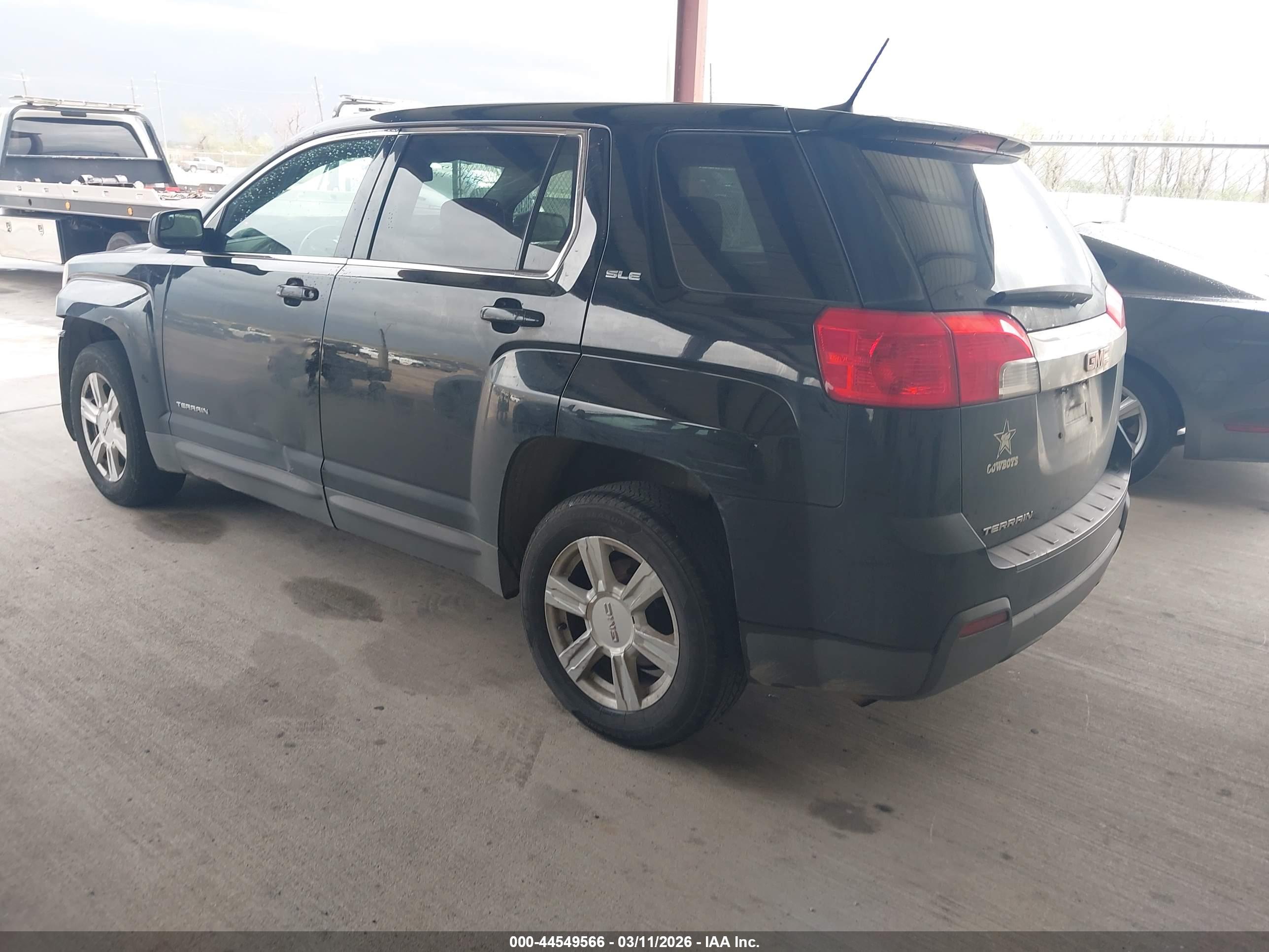 GMC TERRAIN image 3