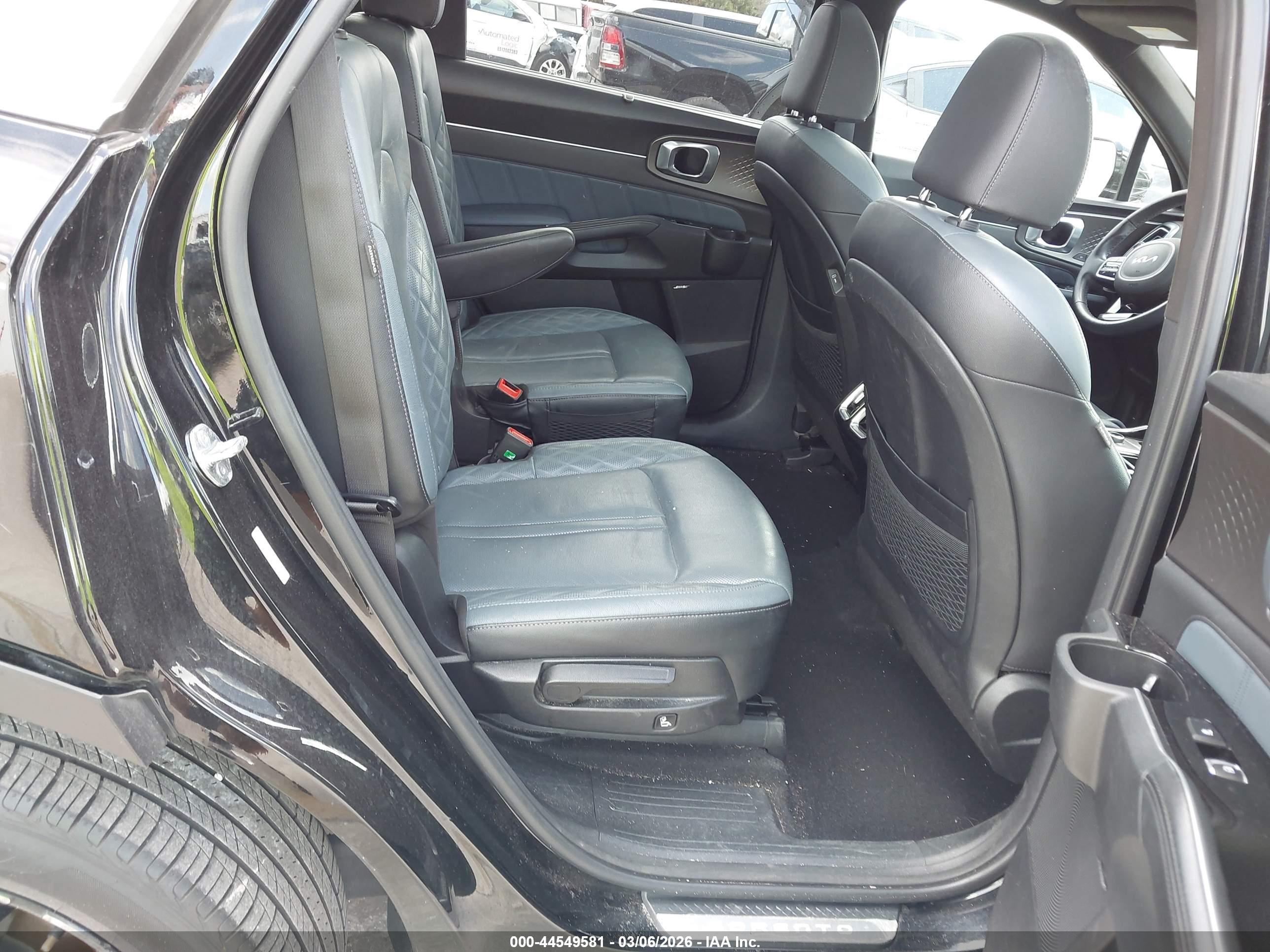 KIA SORENTO image 8