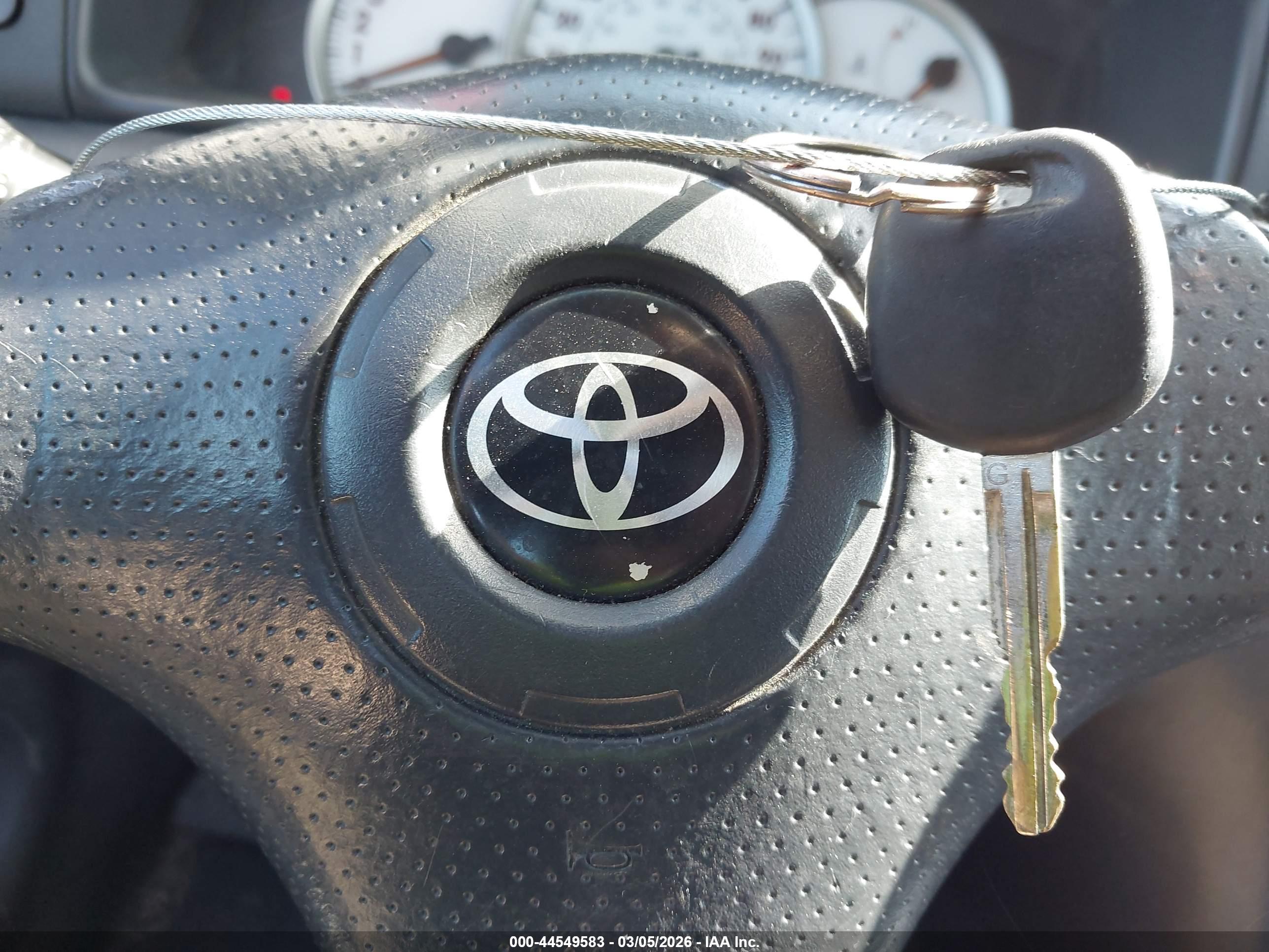 TOYOTA COROLLA image 11