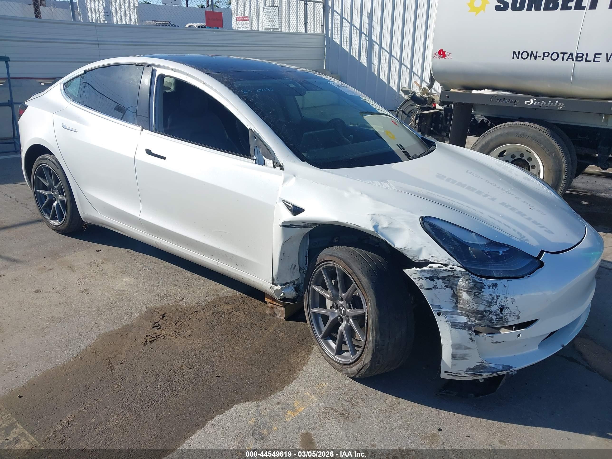 TESLA MODEL image 6