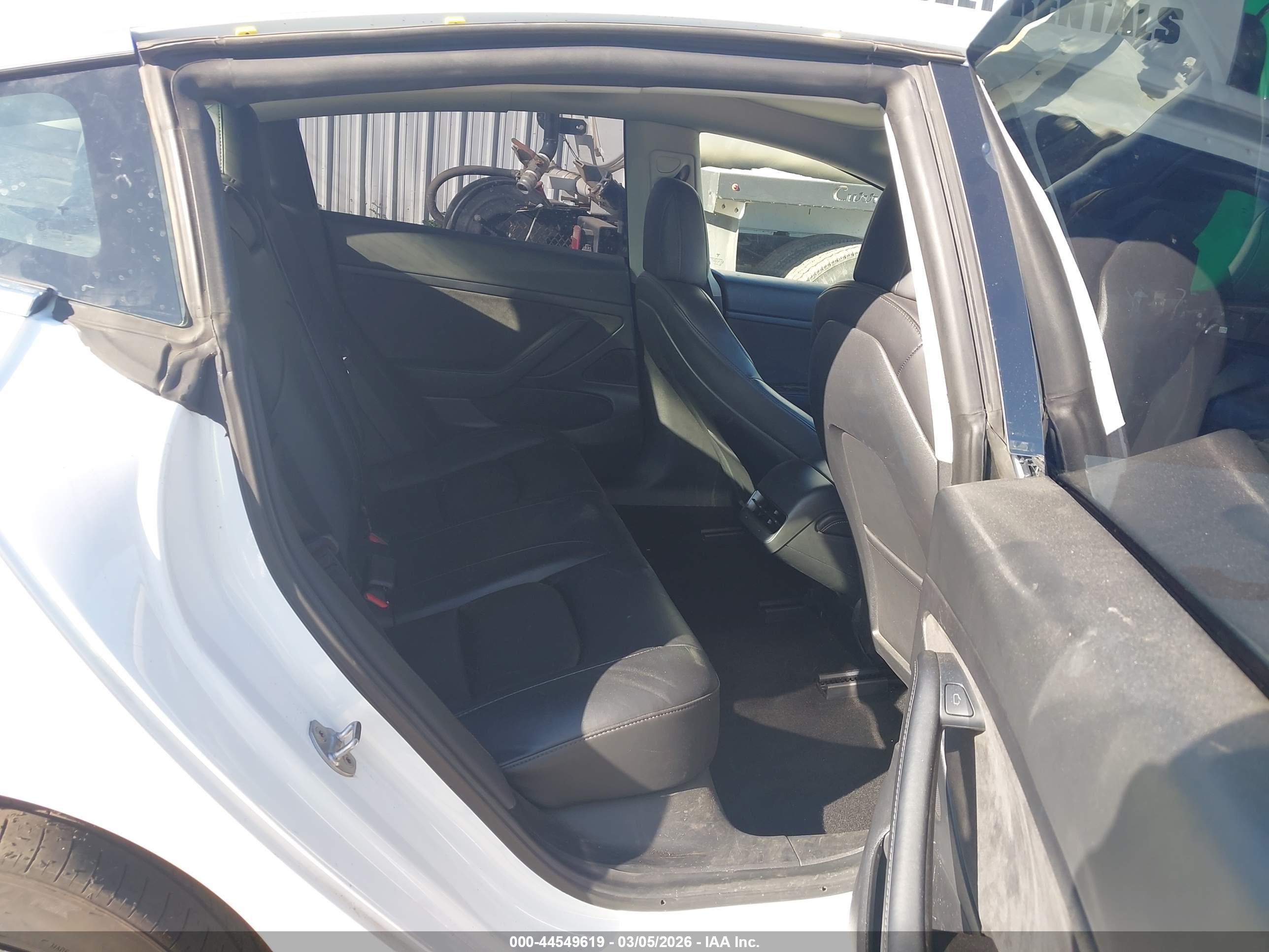 TESLA MODEL image 8