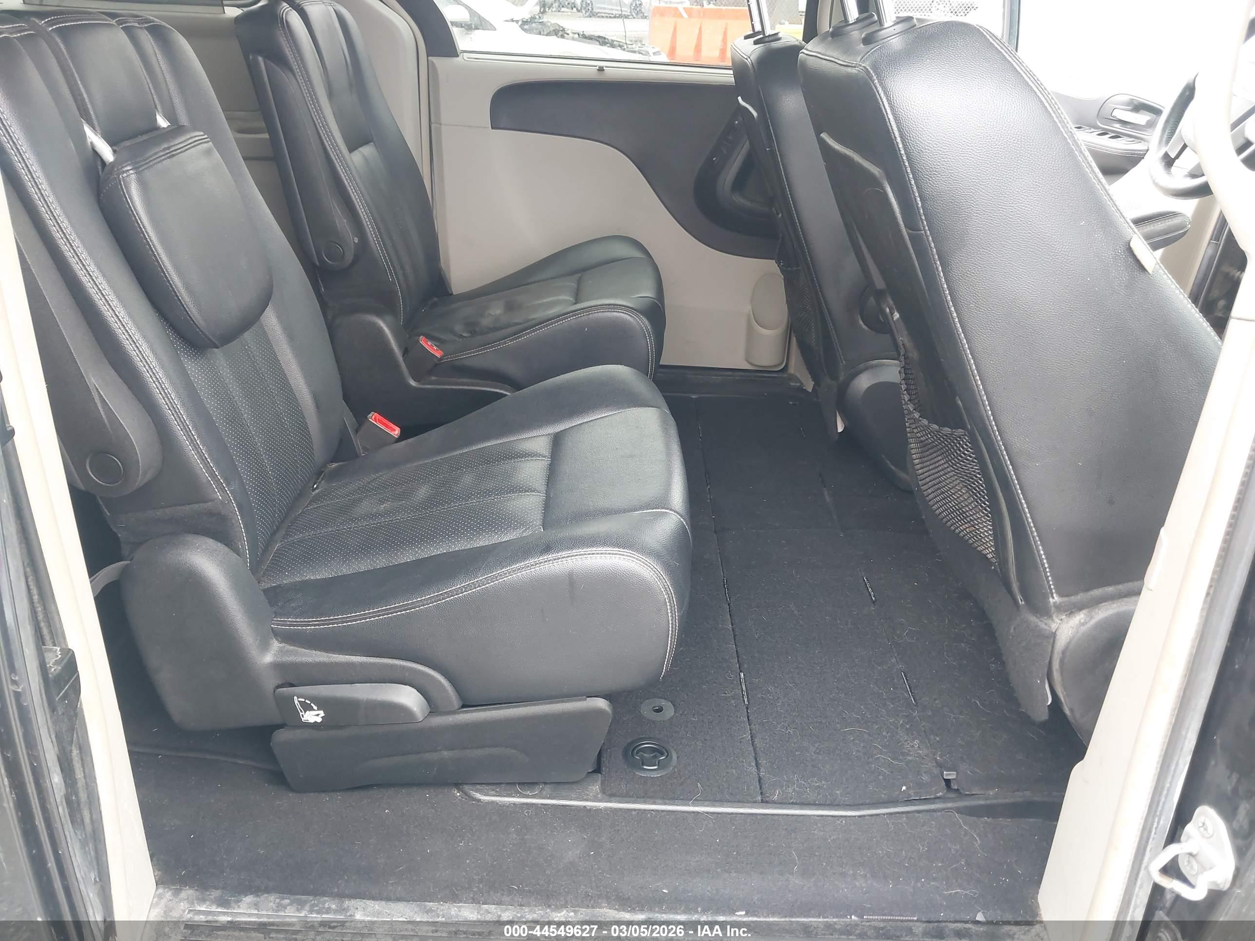CHRYSLER TOWN image 8