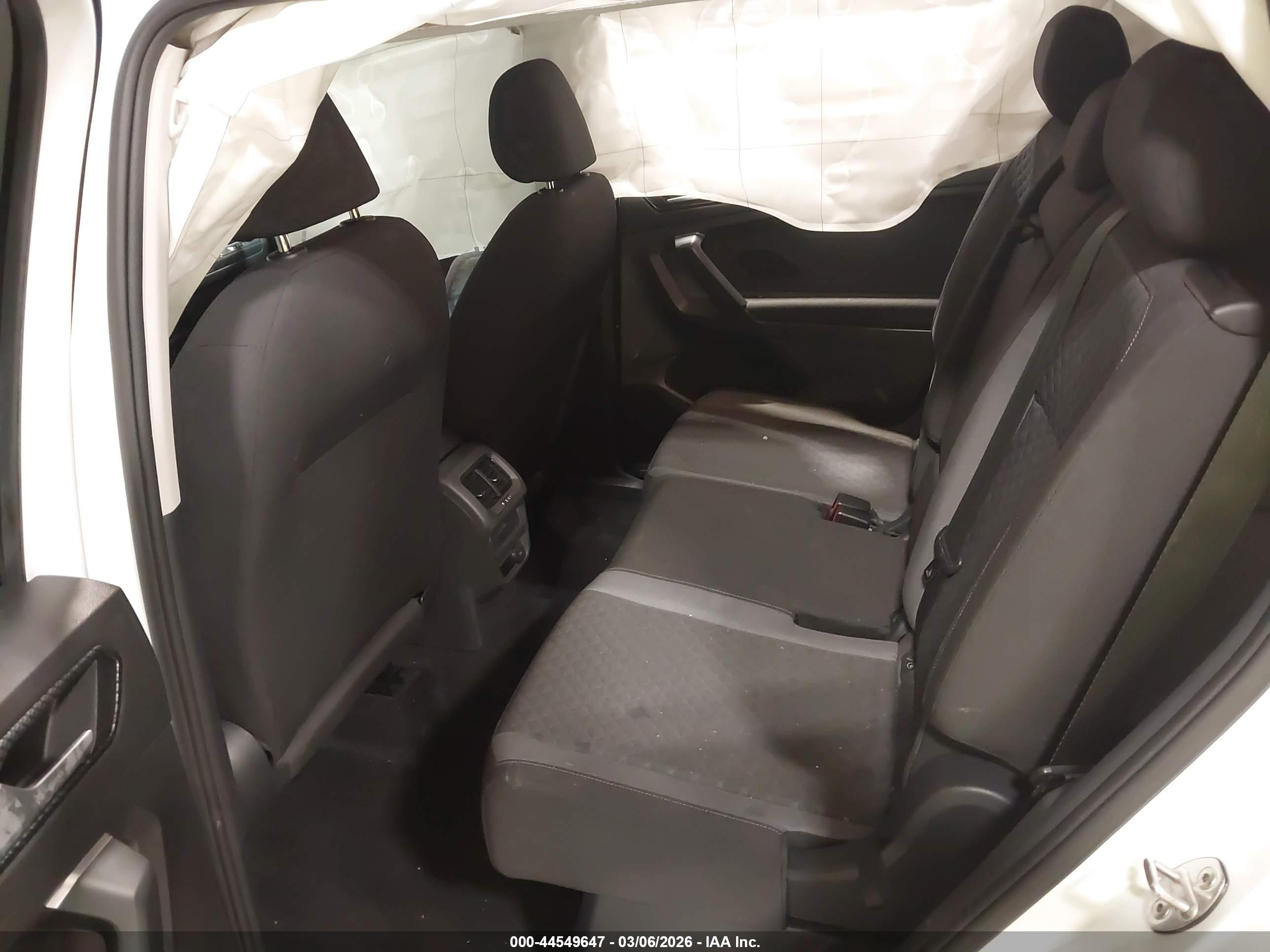 VOLKSWAGEN TIGUAN image 8