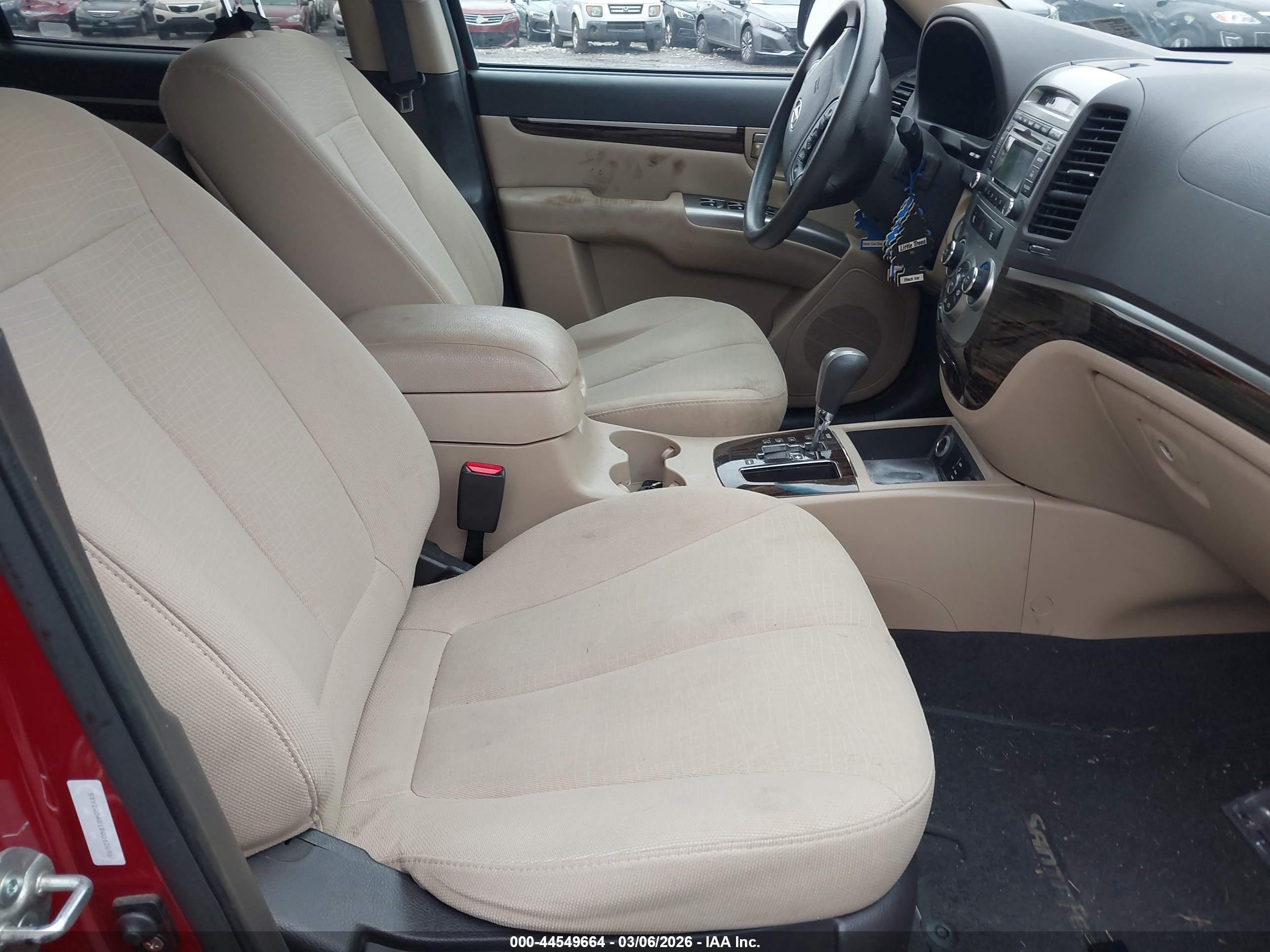 HYUNDAI SANTA image 5