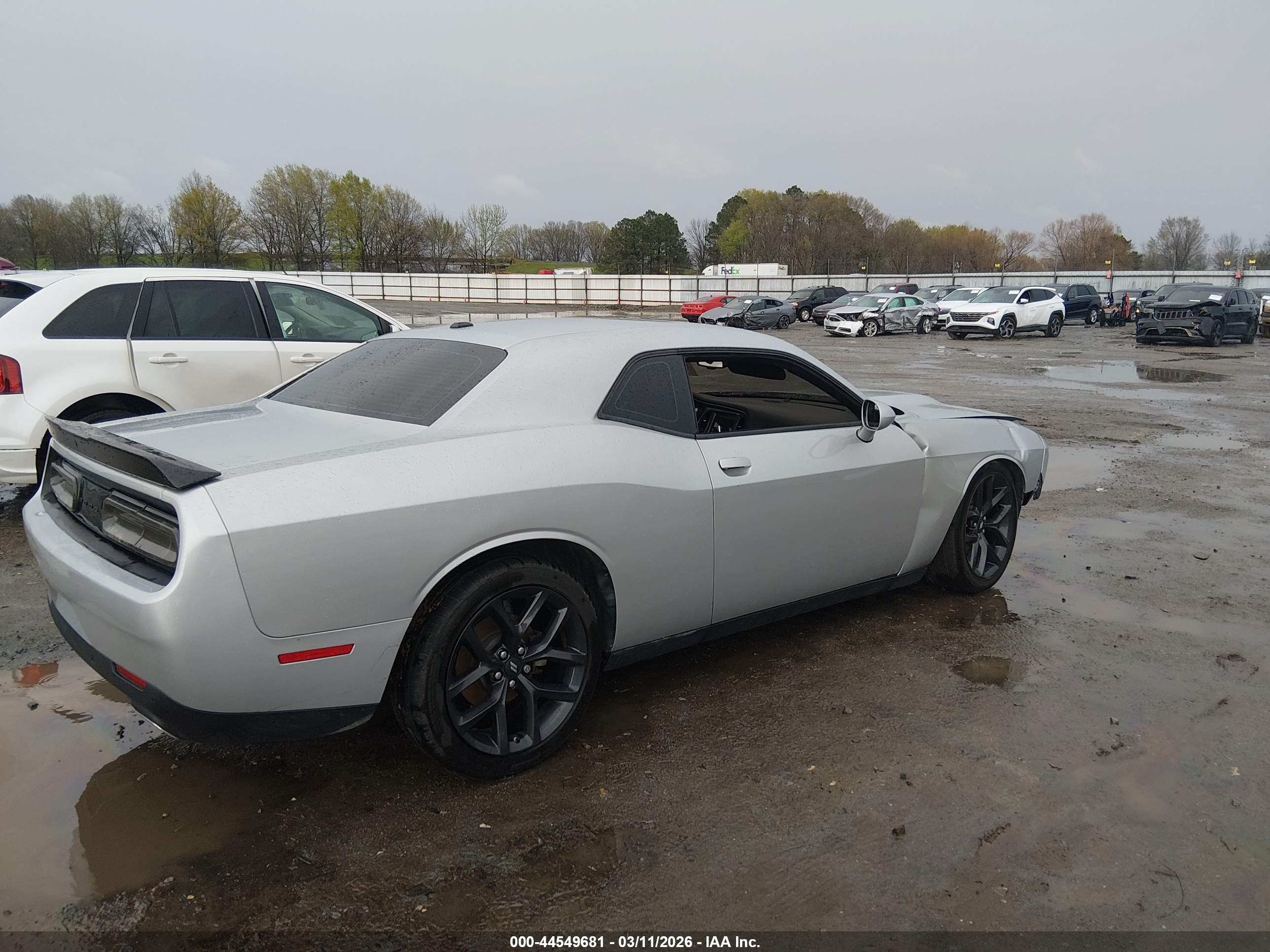 DODGE CHALLENGER image 4