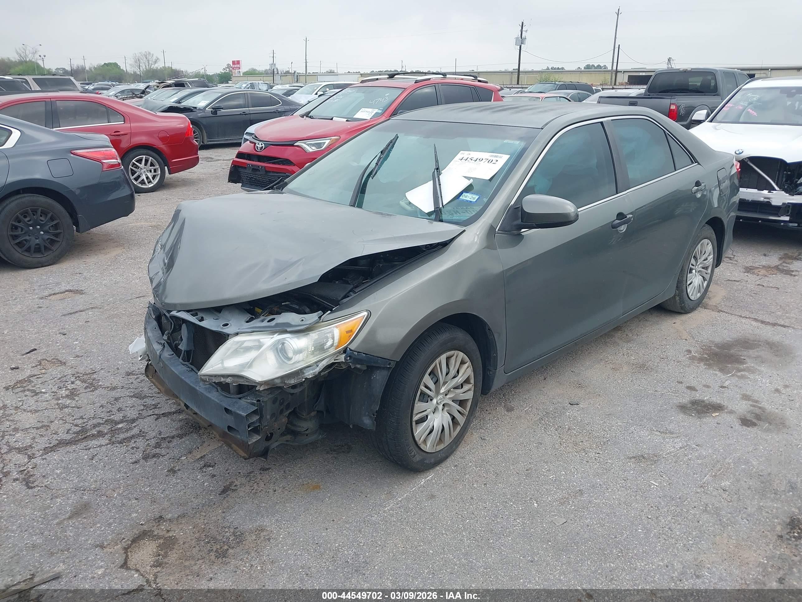 TOYOTA CAMRY image 2