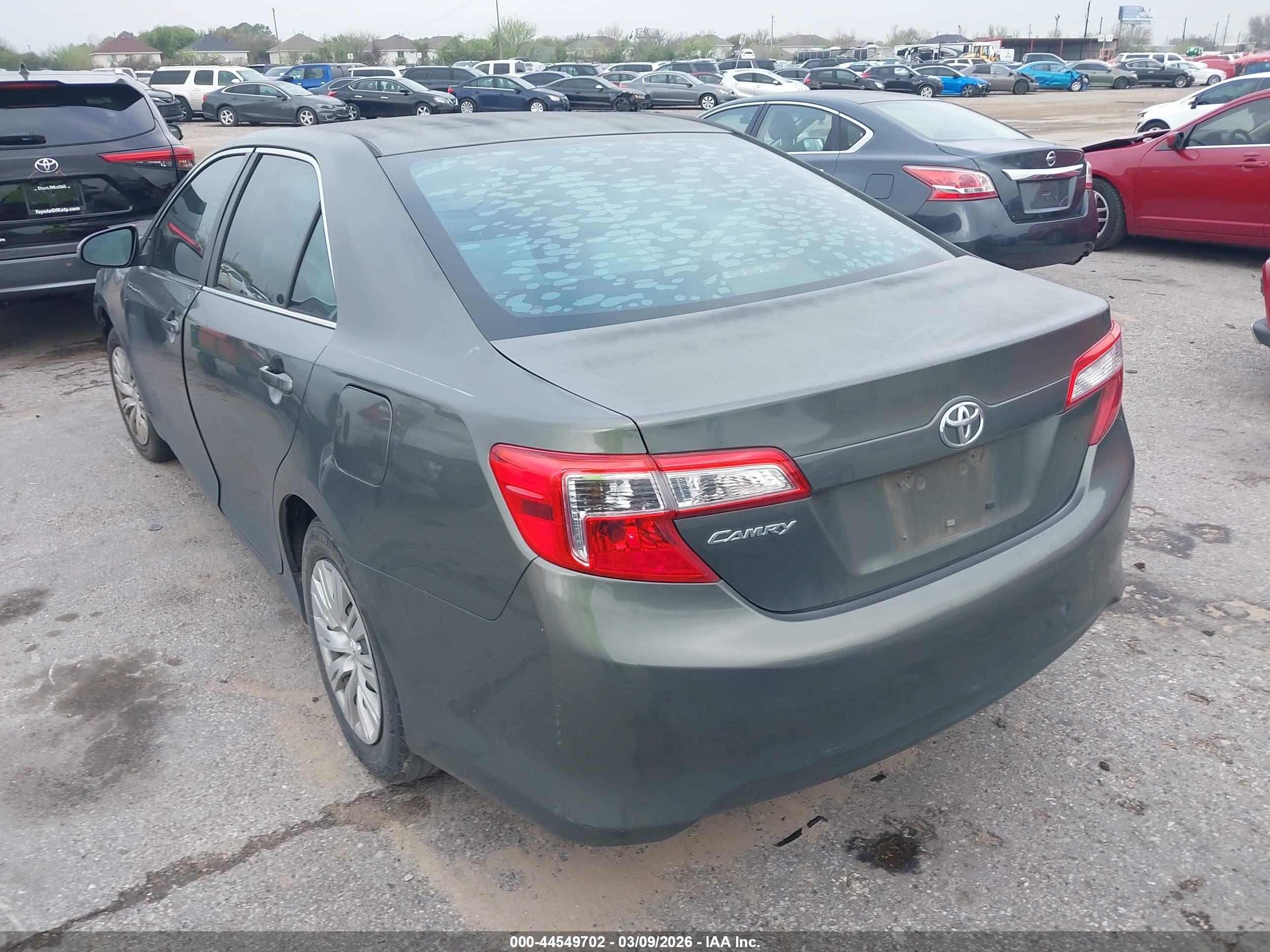 TOYOTA CAMRY image 3