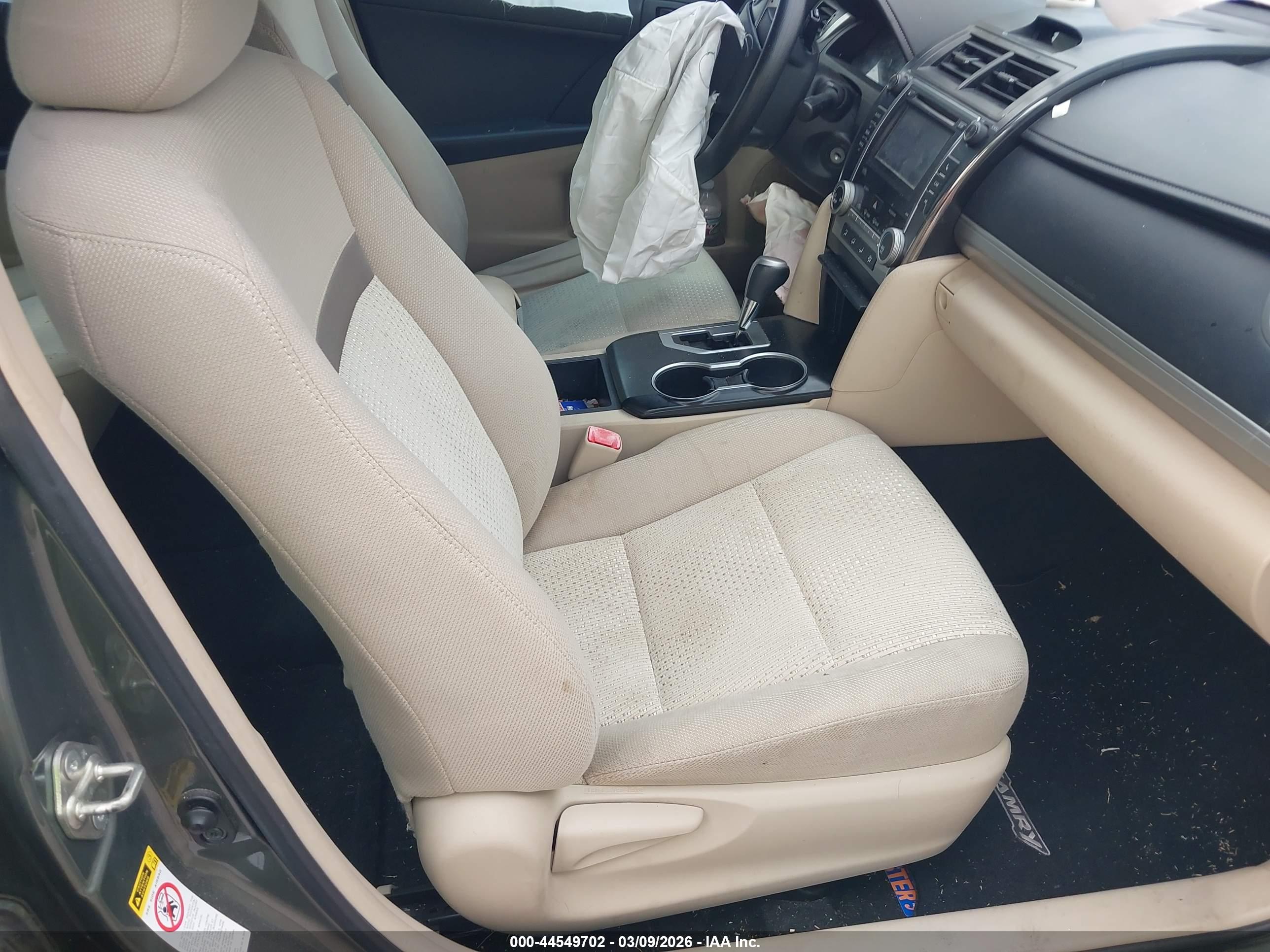 TOYOTA CAMRY image 5