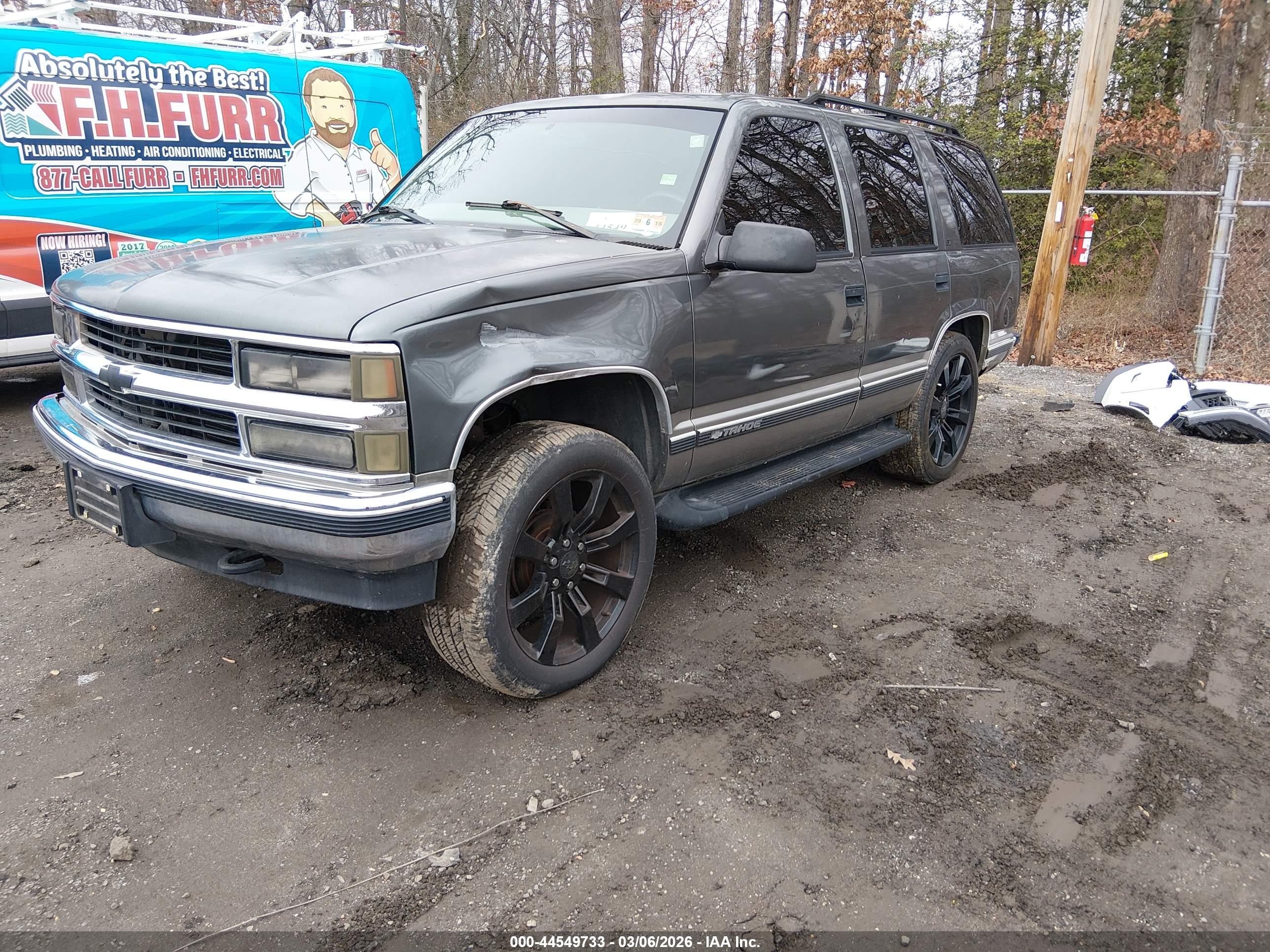CHEVROLET TAHOE image 2