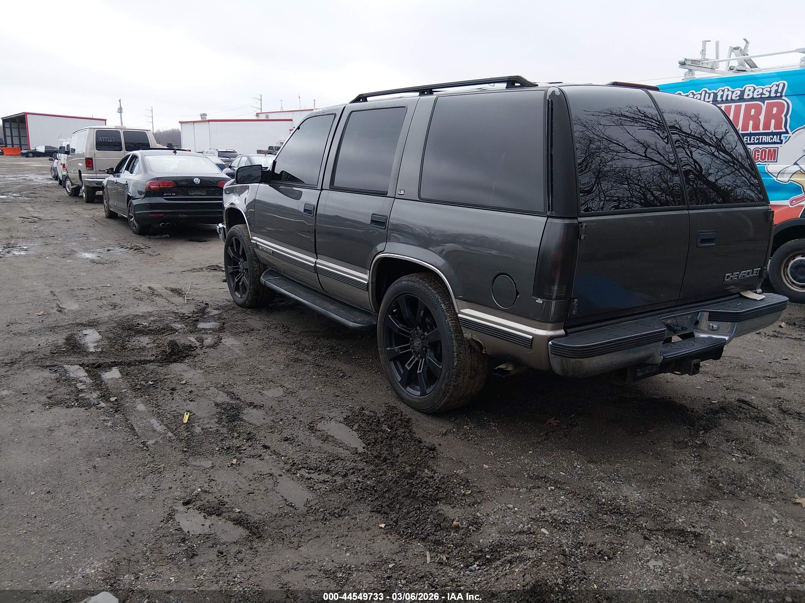 CHEVROLET TAHOE image 3