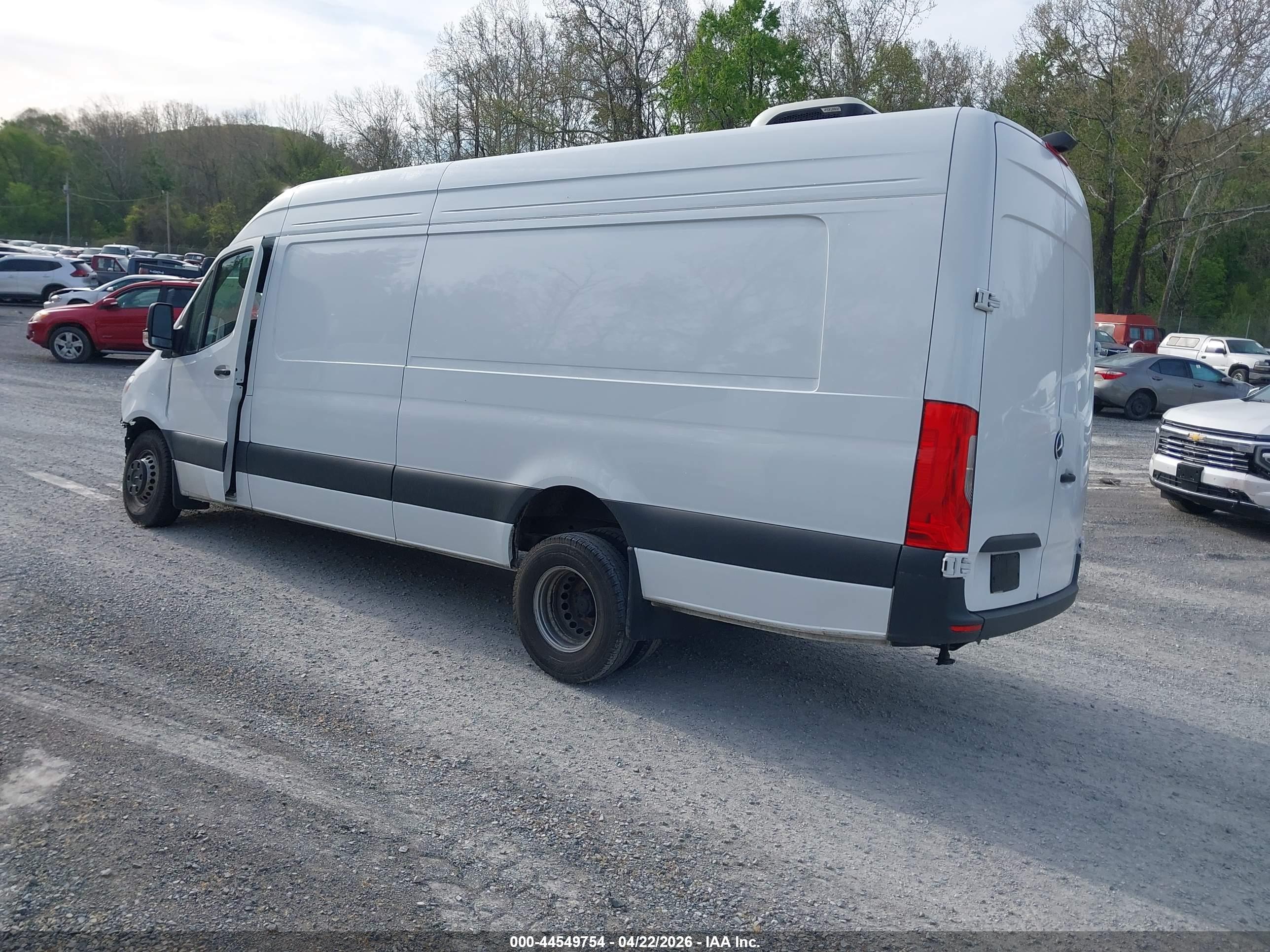 MERCEDES-BENZ SPRINTER image 3