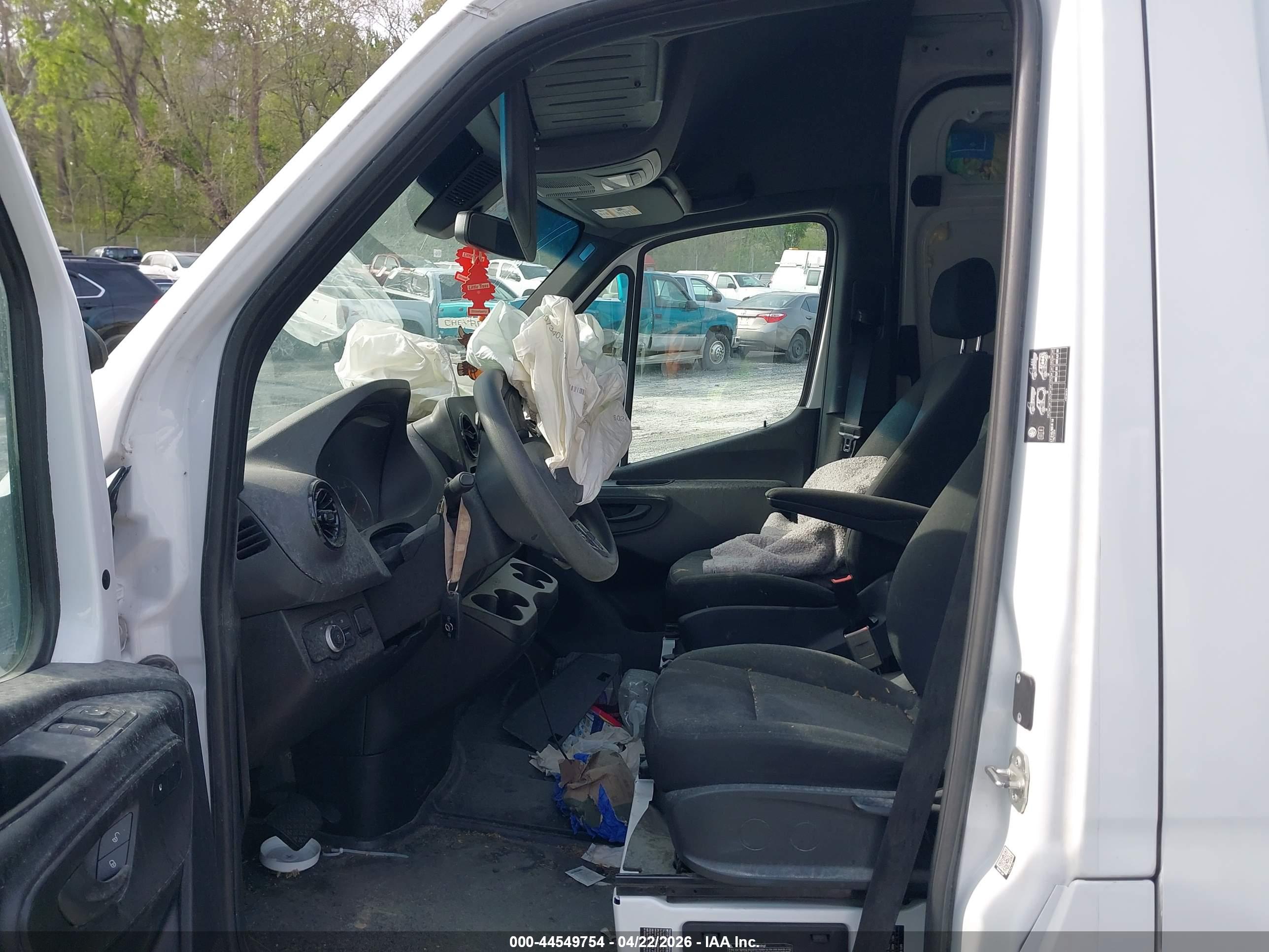 MERCEDES-BENZ SPRINTER image 8