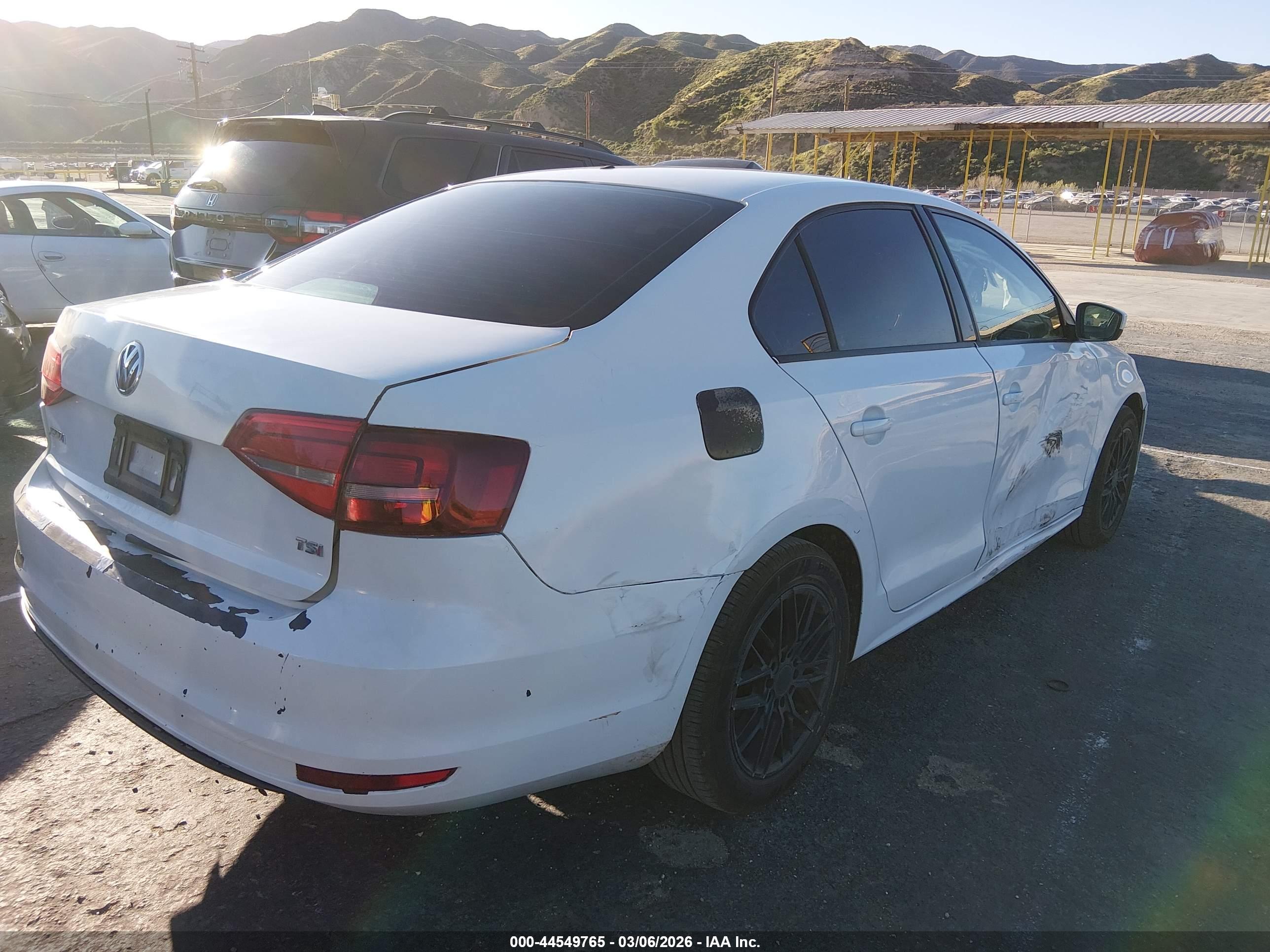 VOLKSWAGEN JETTA image 4