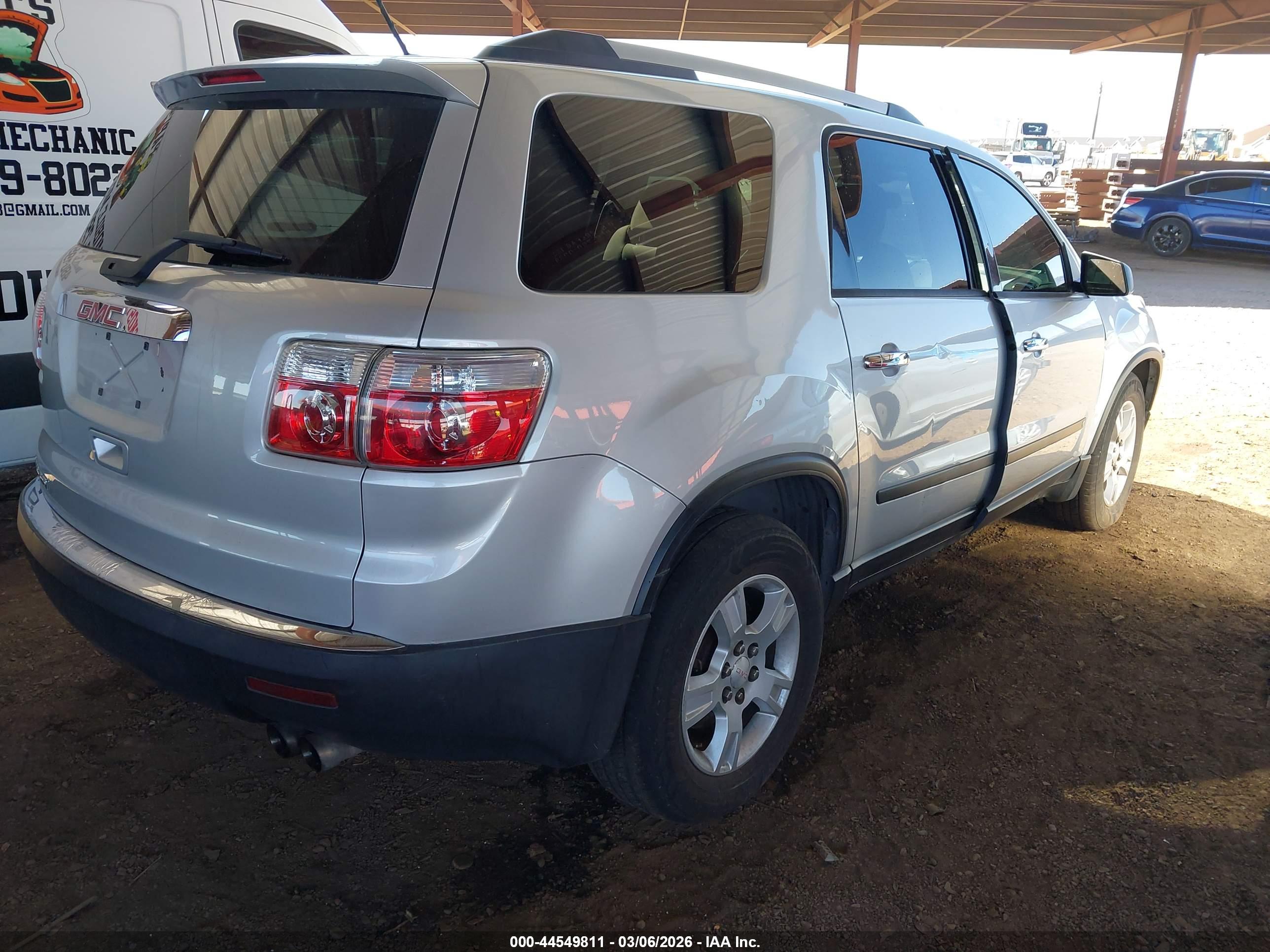 GMC ACADIA image 4