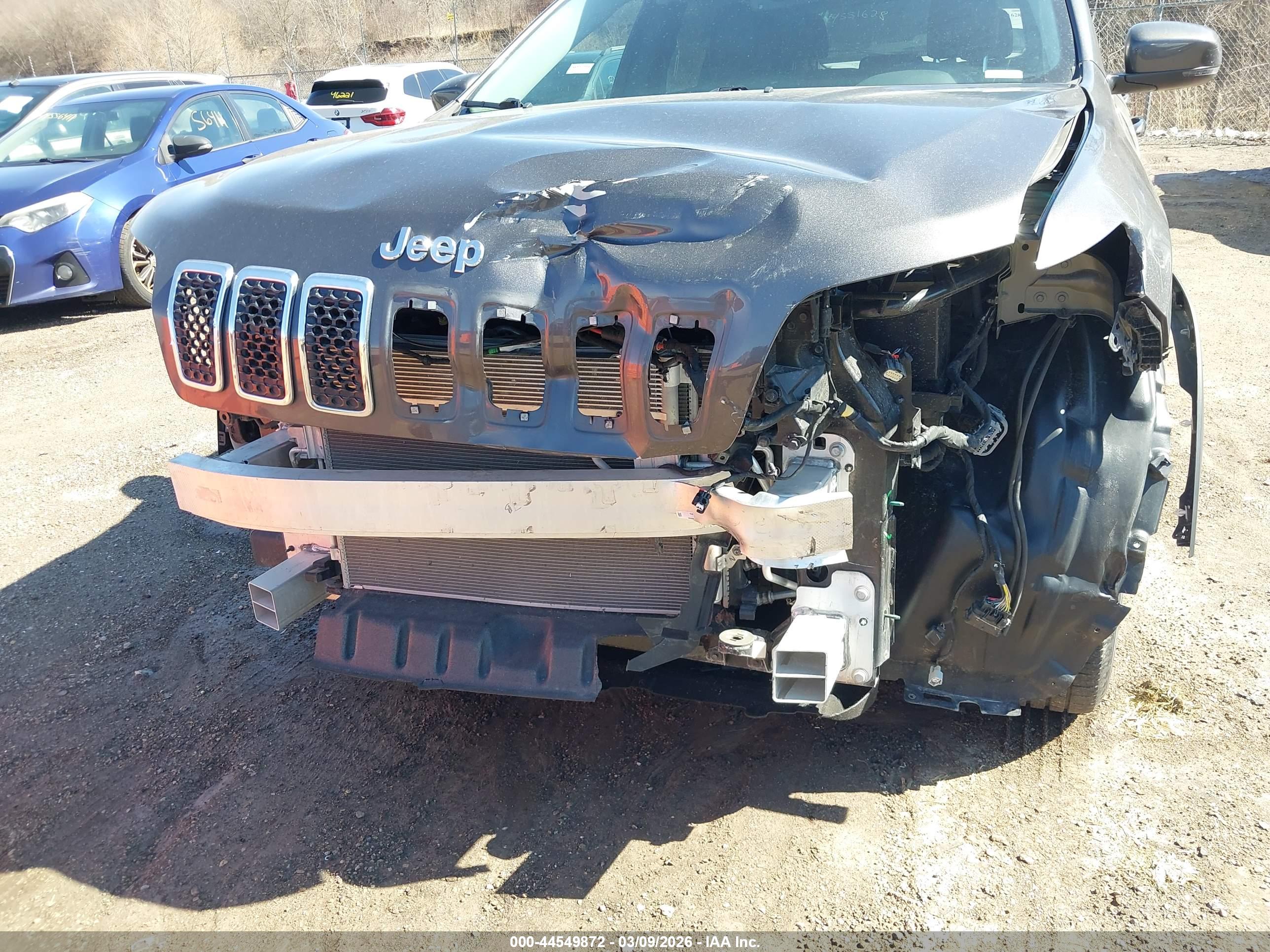 JEEP CHEROKEE image 6