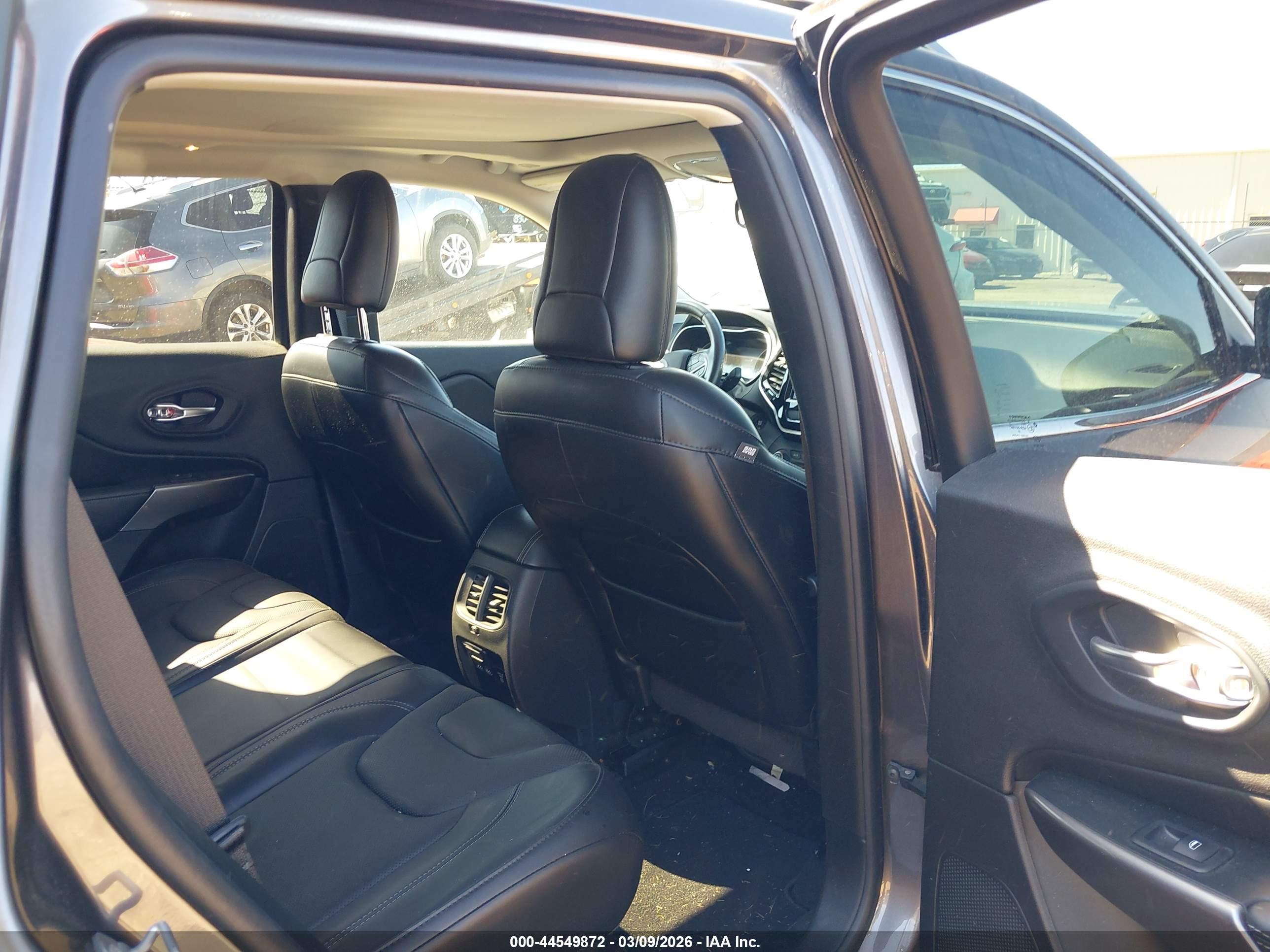 JEEP CHEROKEE image 8