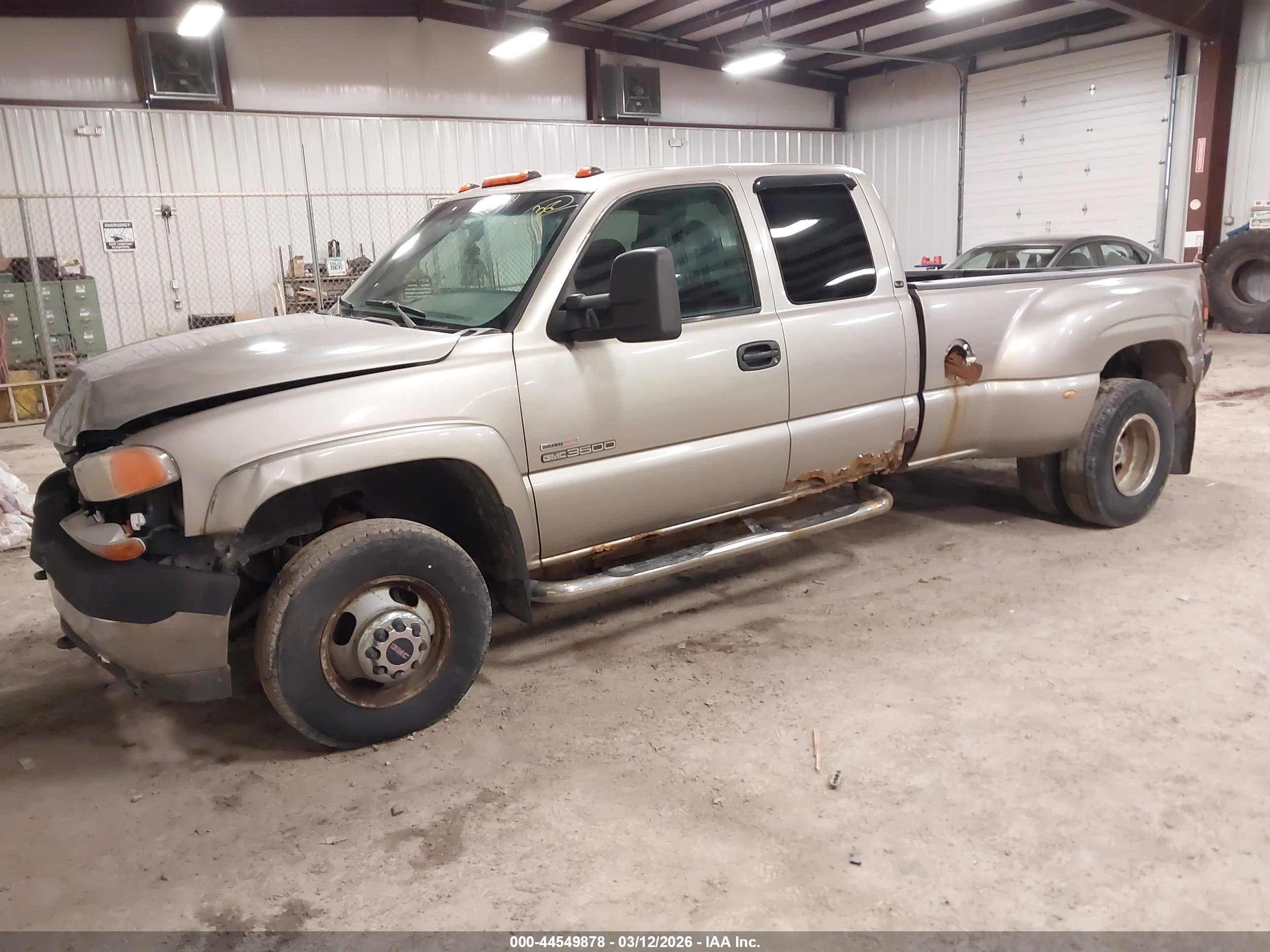 GMC SIERRA image 2