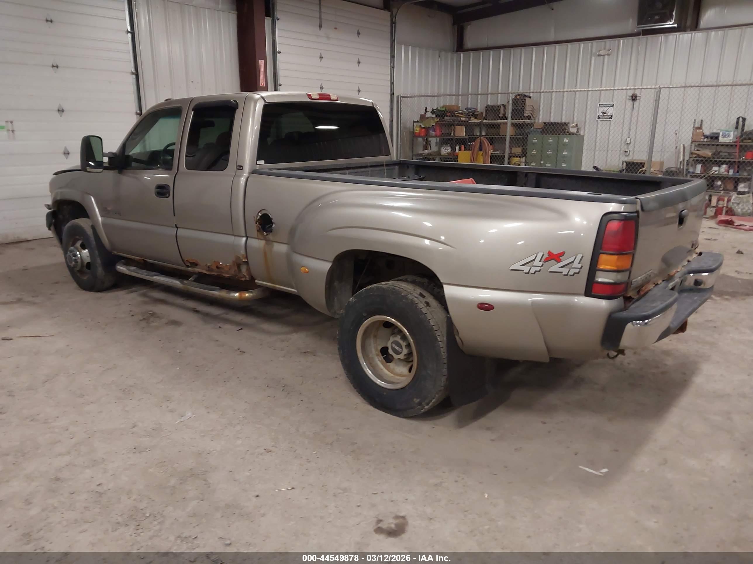 GMC SIERRA image 3