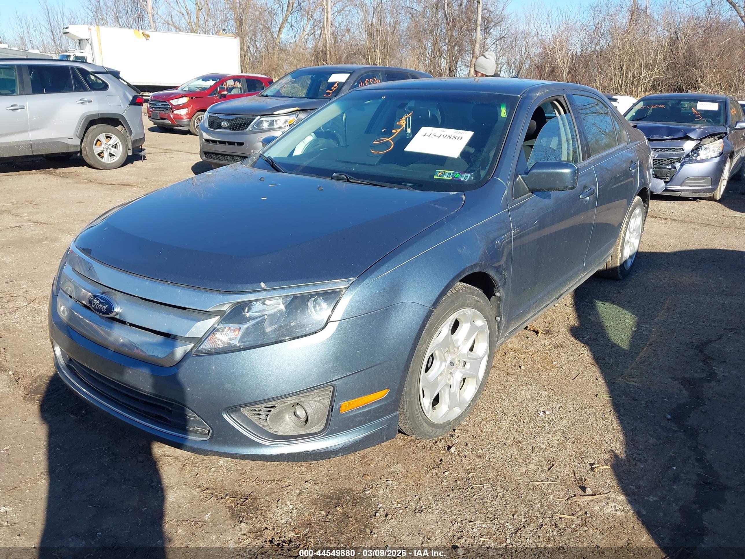 FORD FUSION image 2
