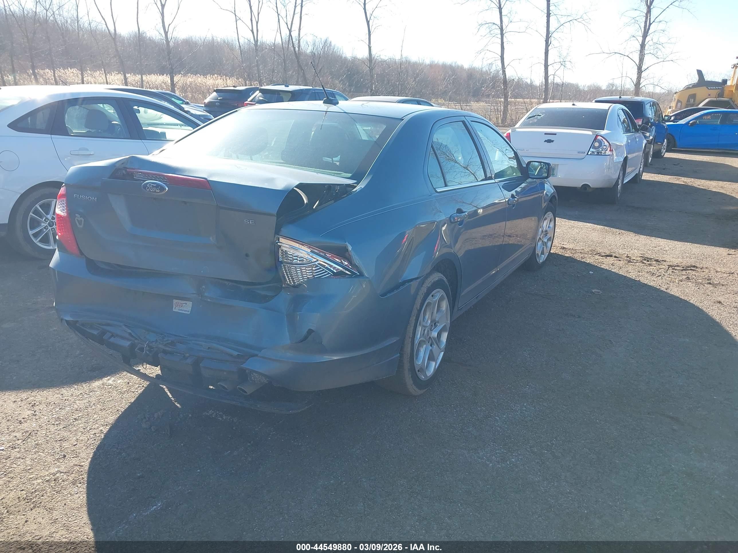 FORD FUSION image 4