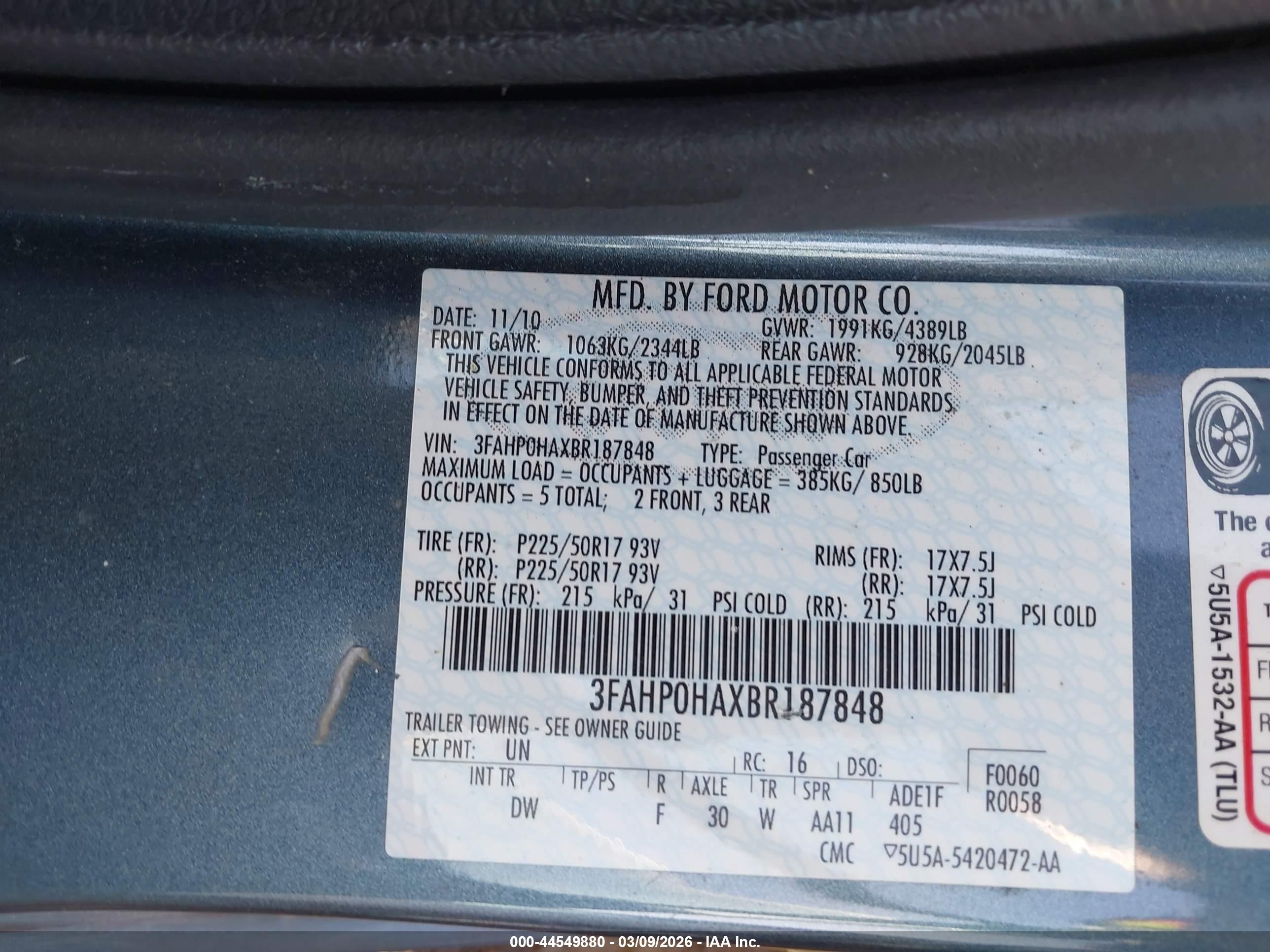 FORD FUSION image 9