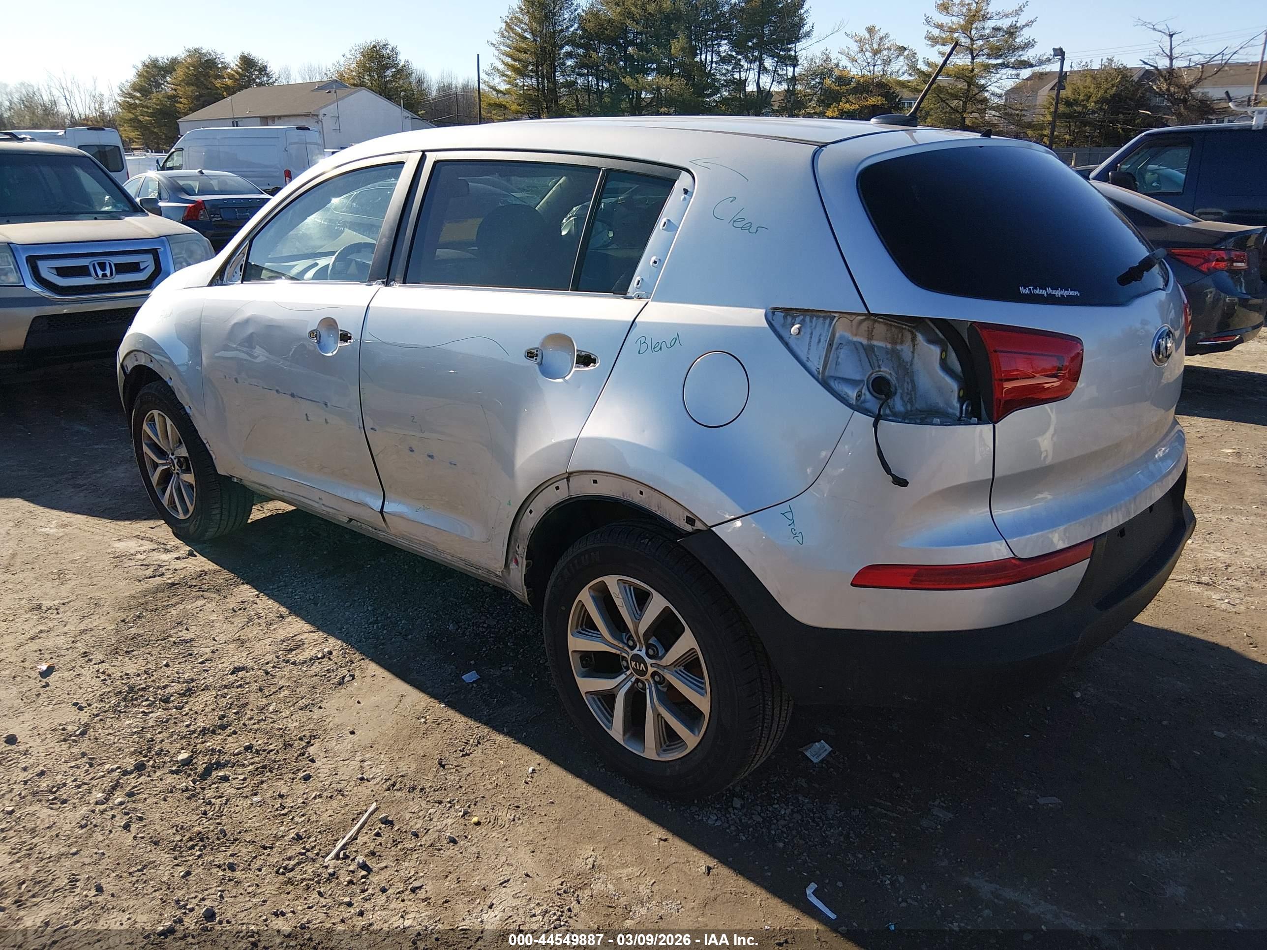 KIA SPORTAGE image 3