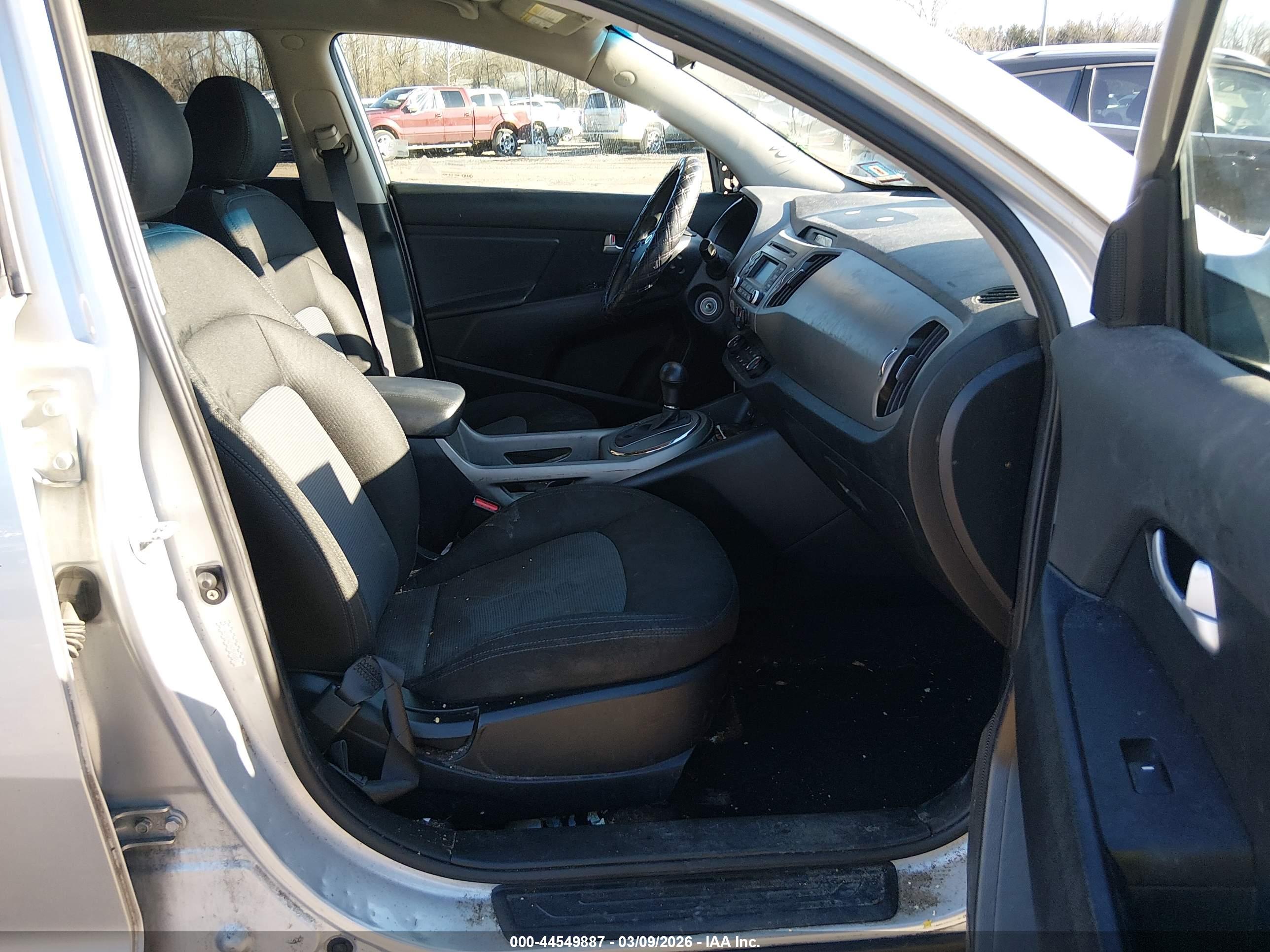 KIA SPORTAGE image 5