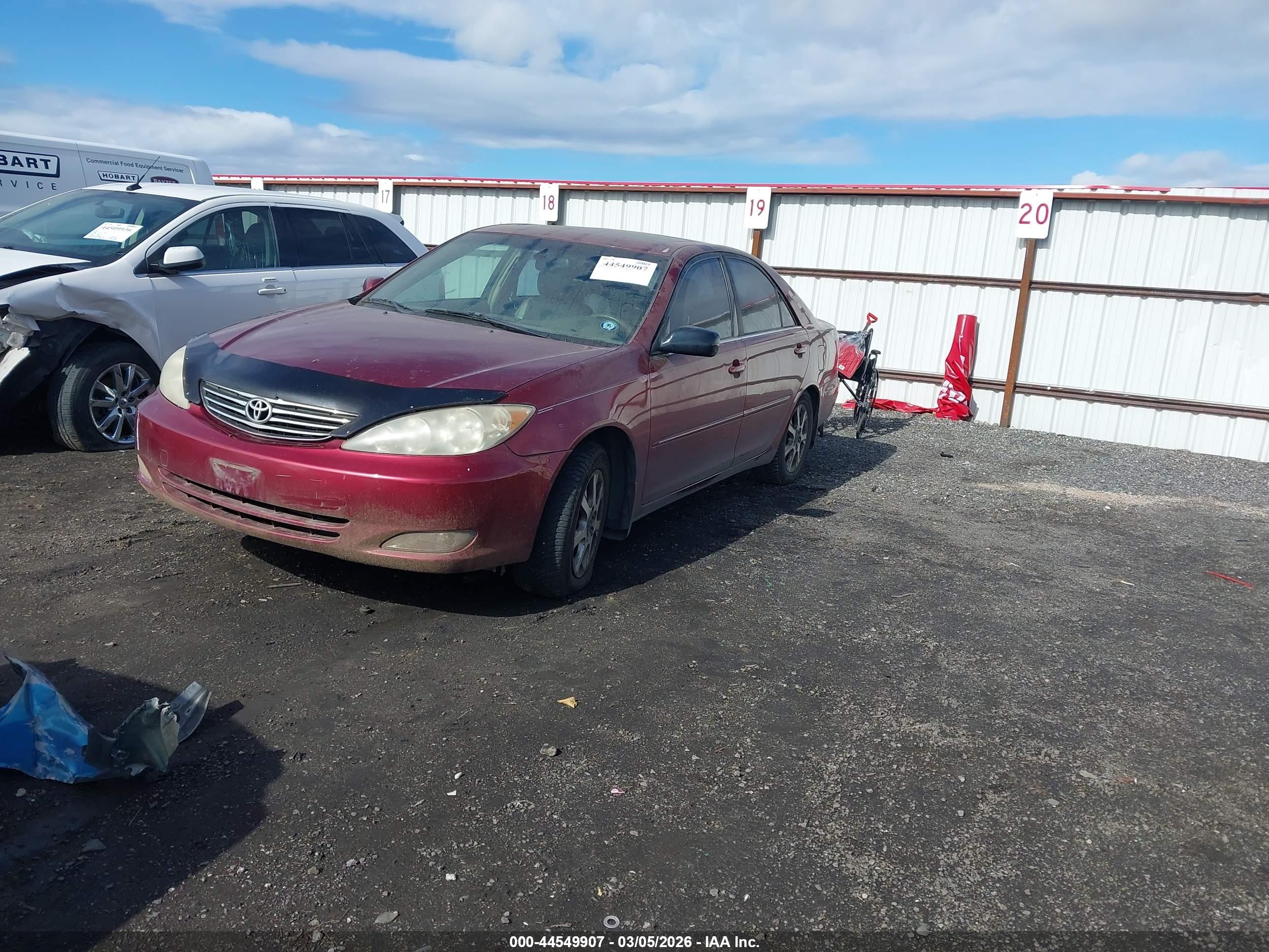TOYOTA CAMRY image 2