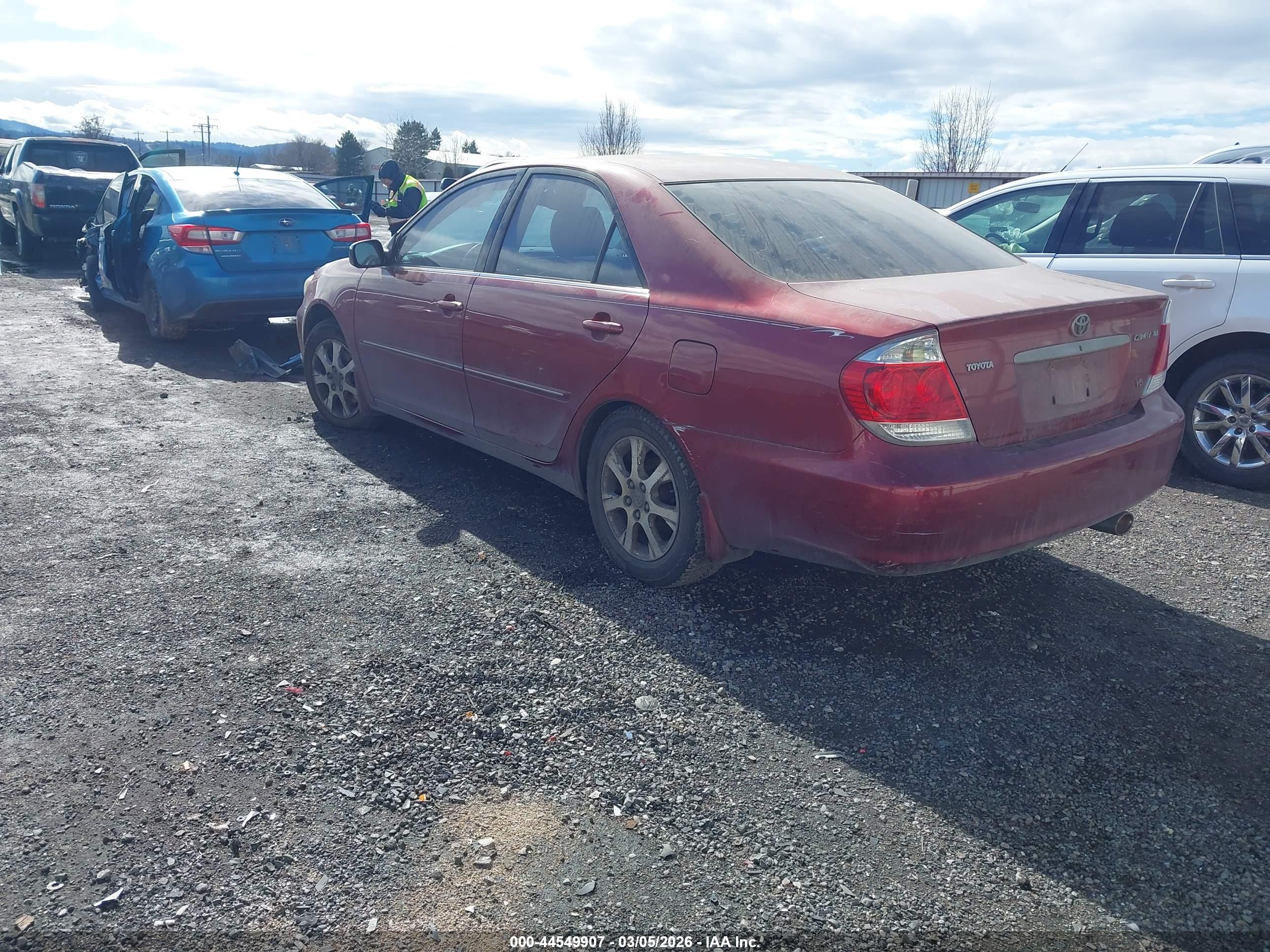 TOYOTA CAMRY image 3