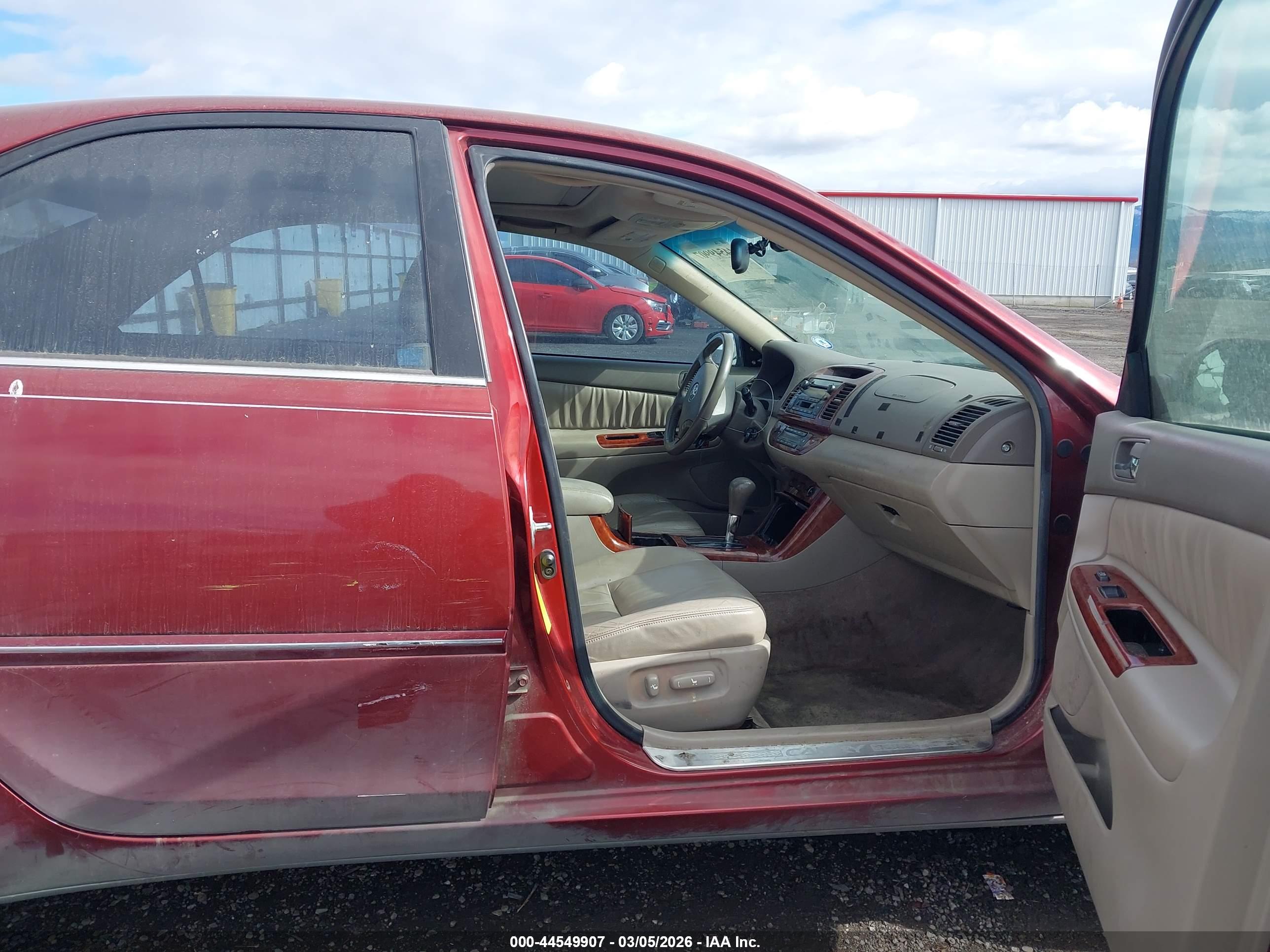 TOYOTA CAMRY image 5