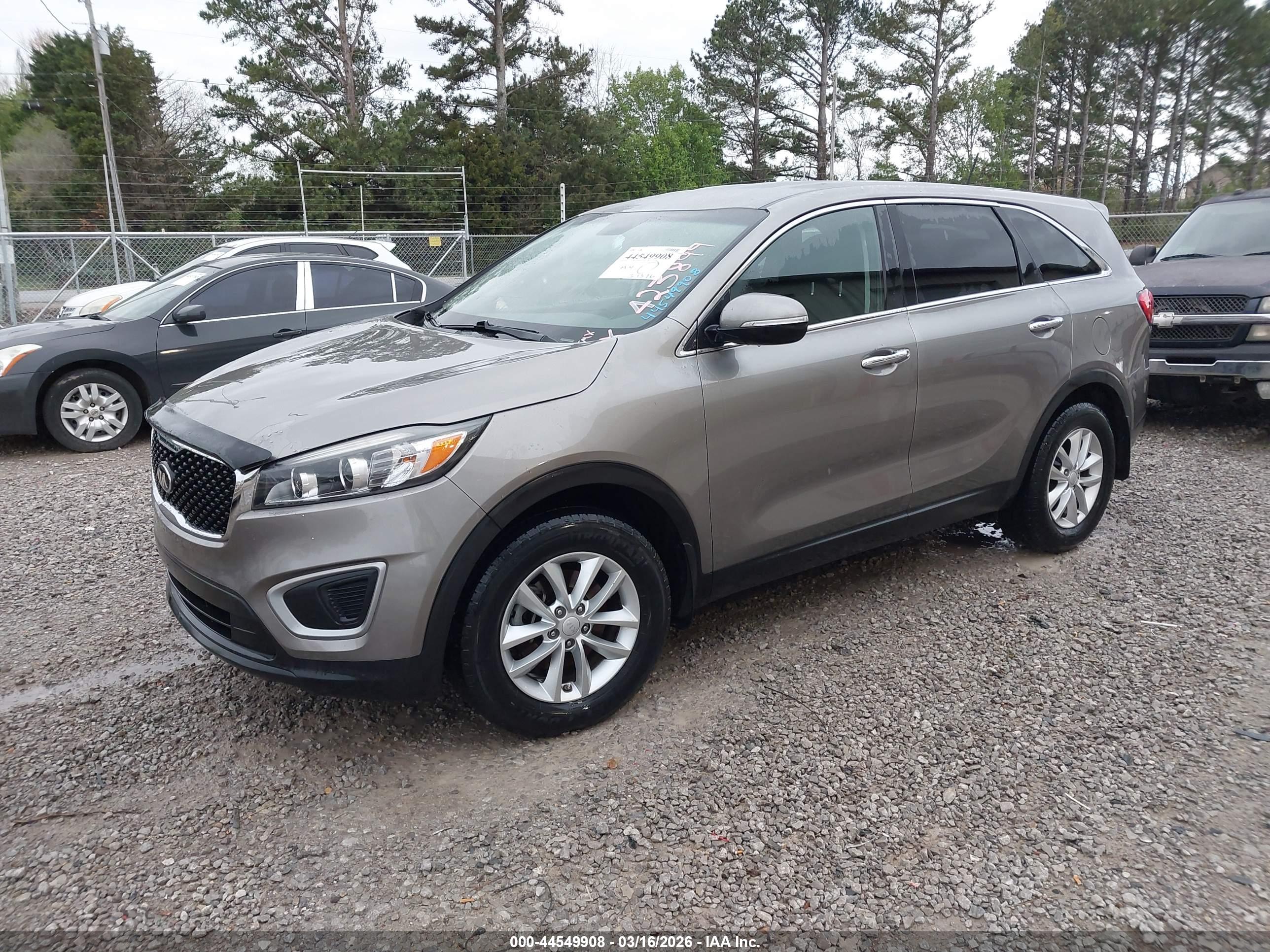 KIA SORENTO image 2
