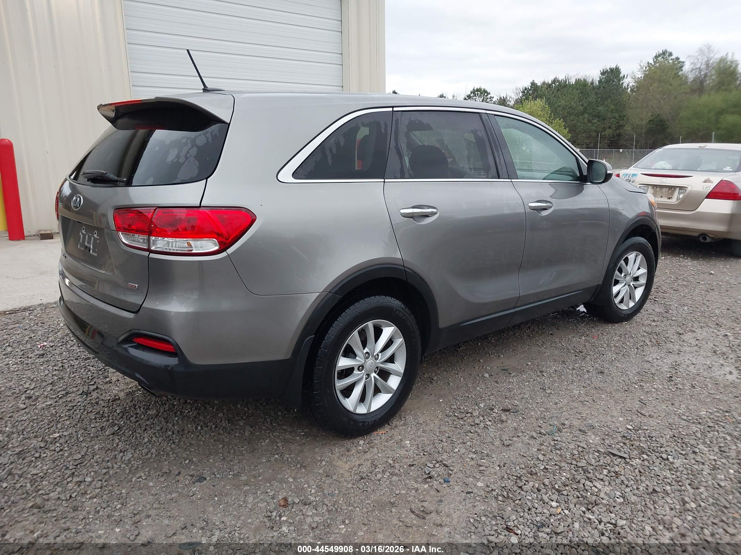KIA SORENTO image 4
