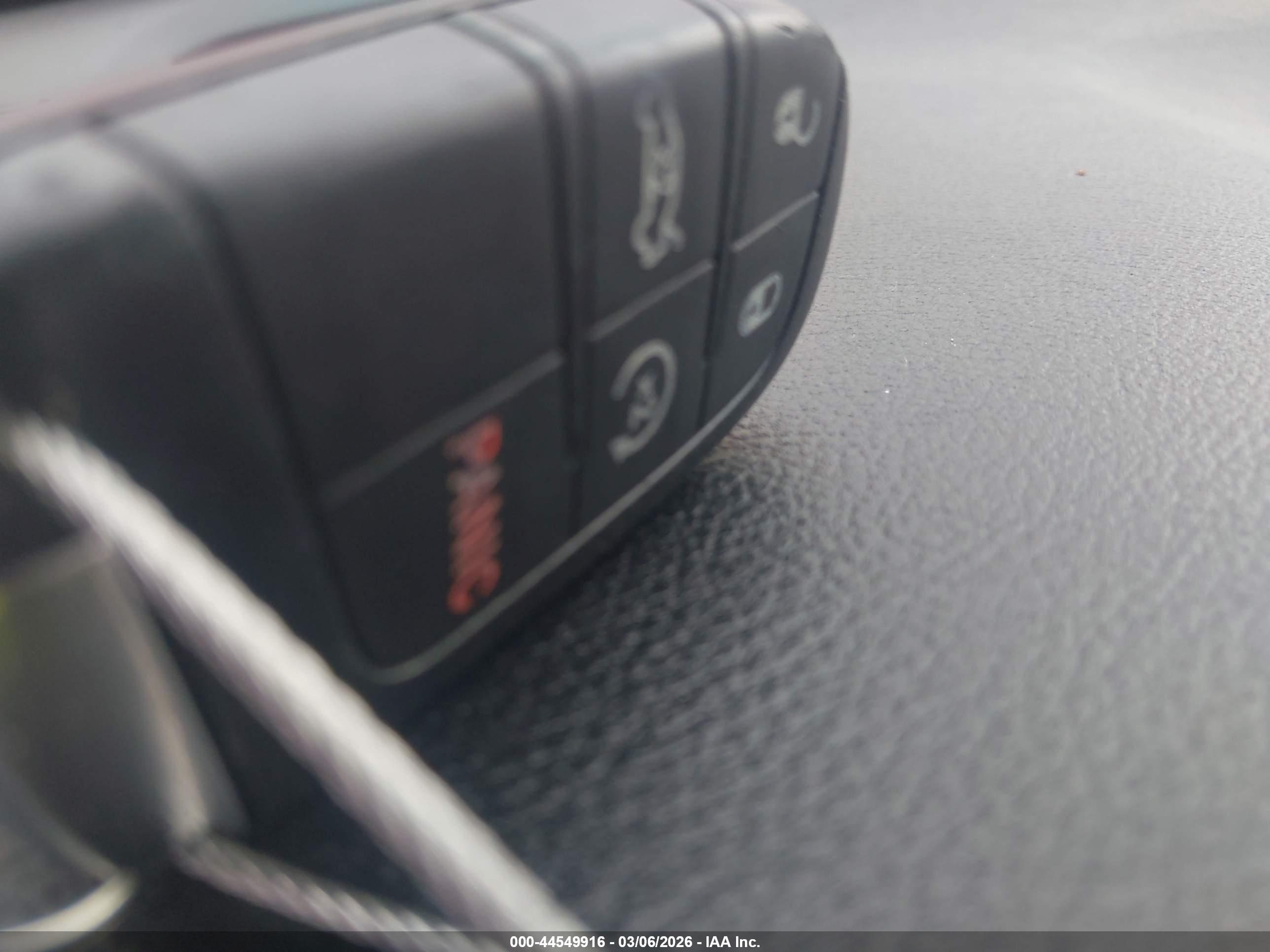 DODGE CHALLENGER image 11