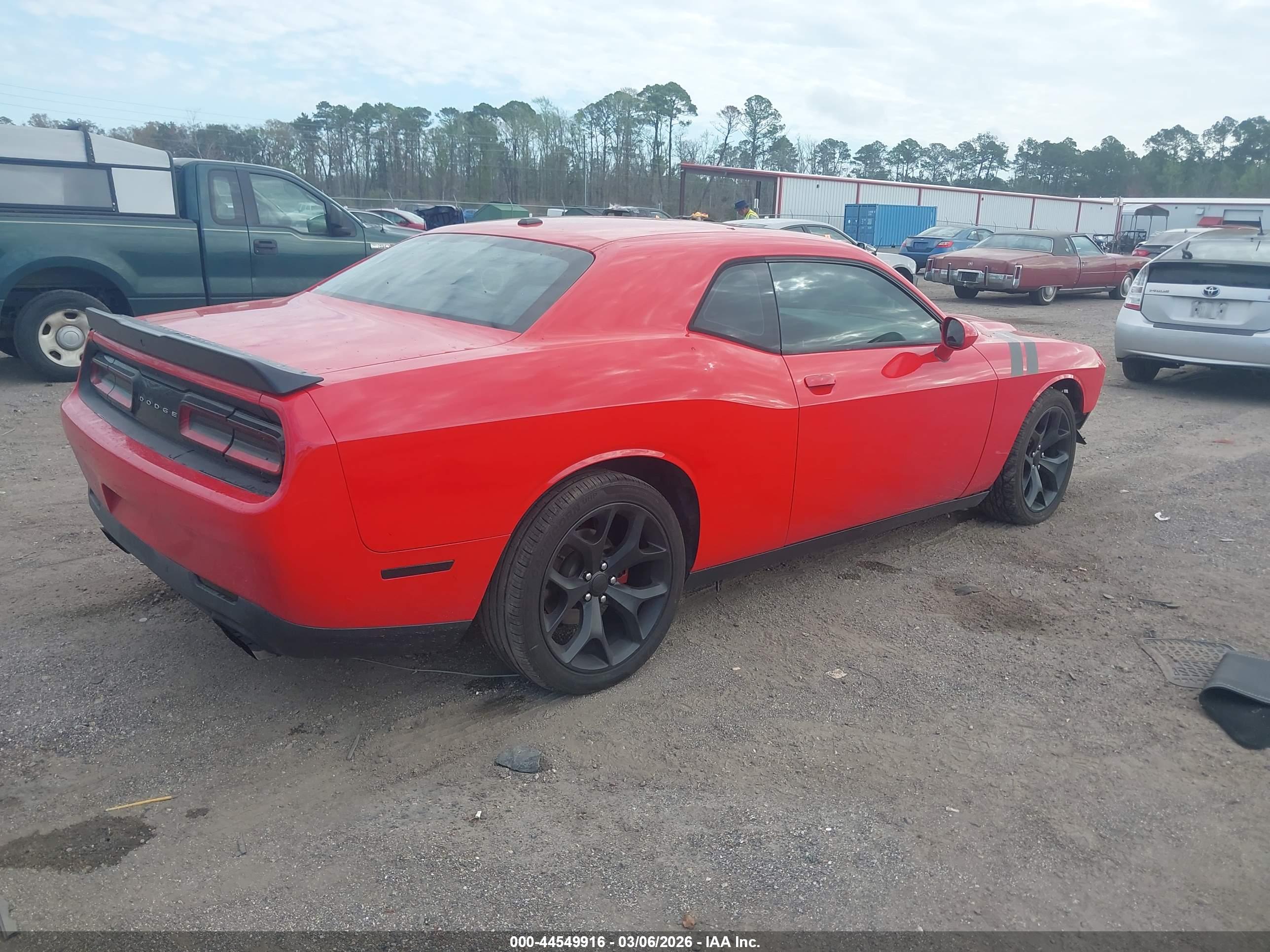 DODGE CHALLENGER image 4