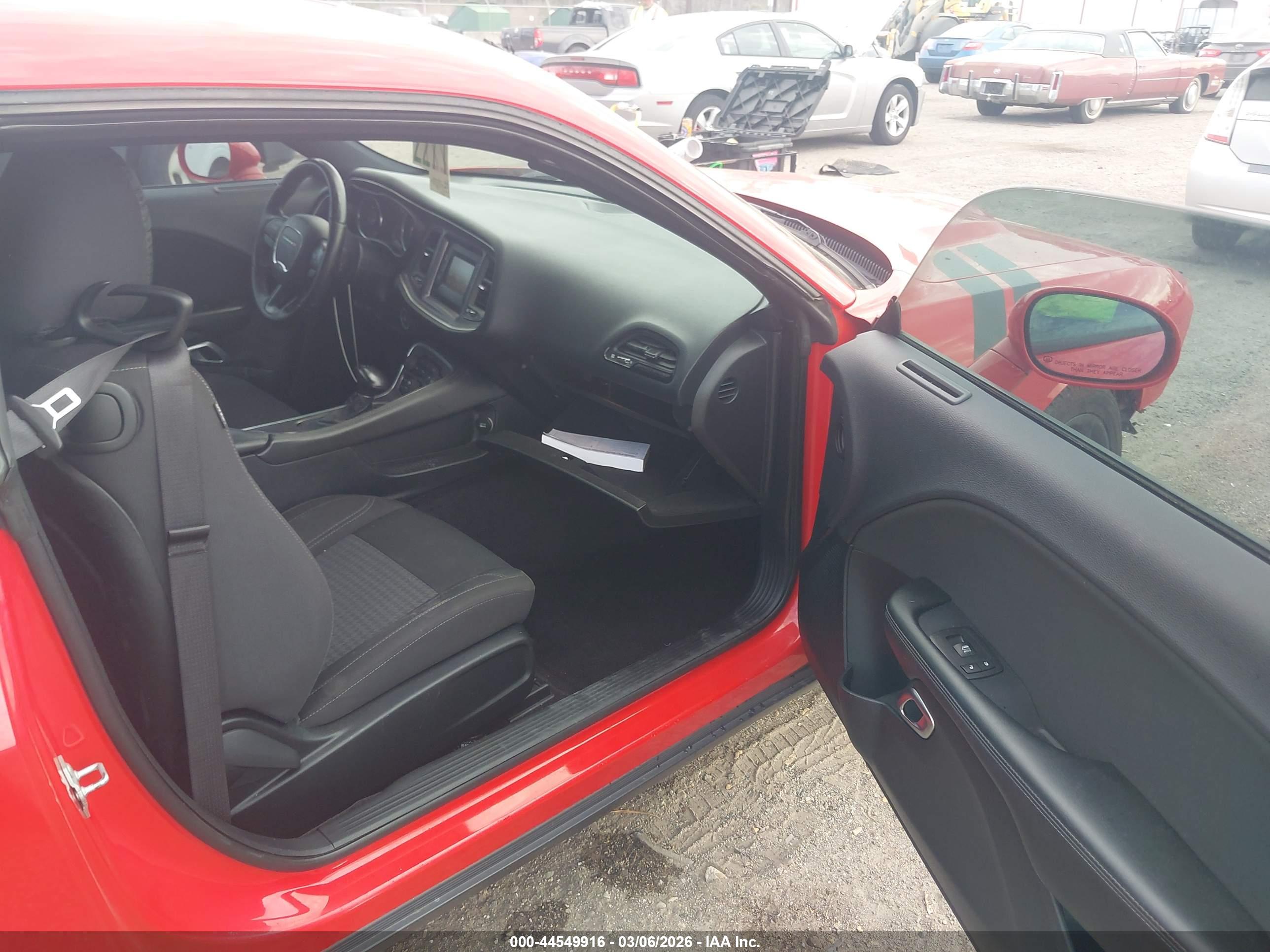 DODGE CHALLENGER image 5