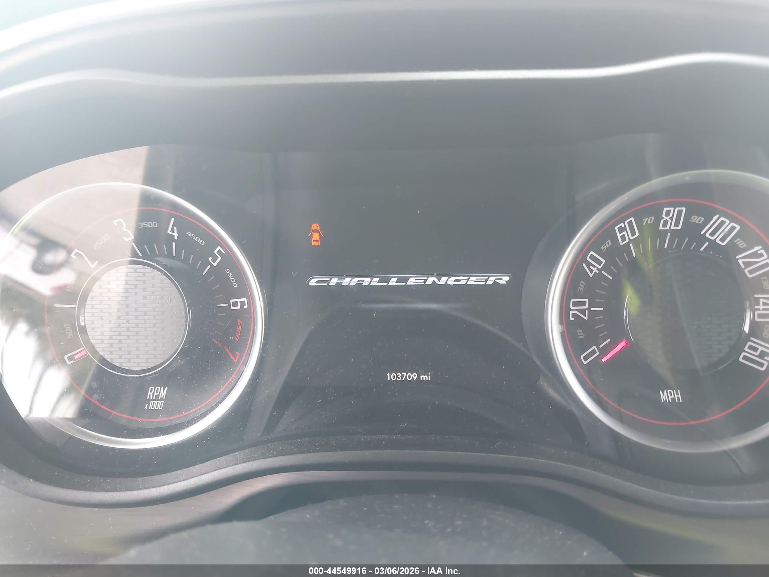 DODGE CHALLENGER image 7