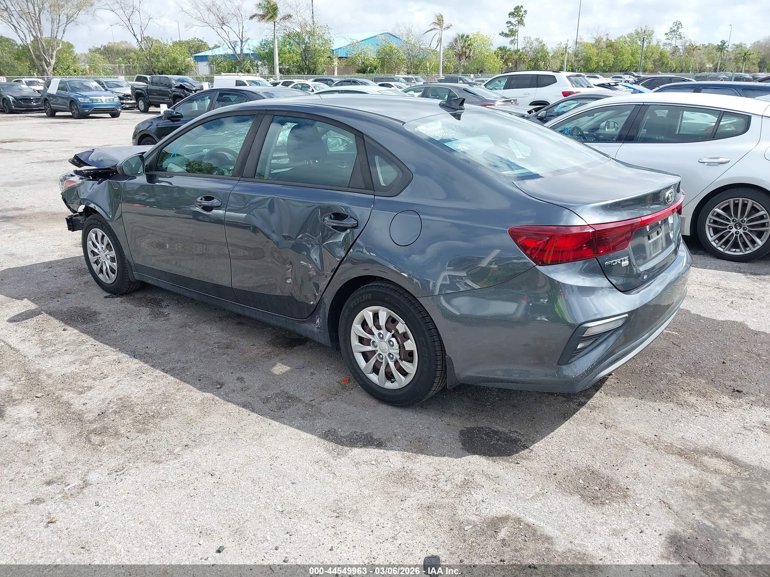 KIA FORTE image 3