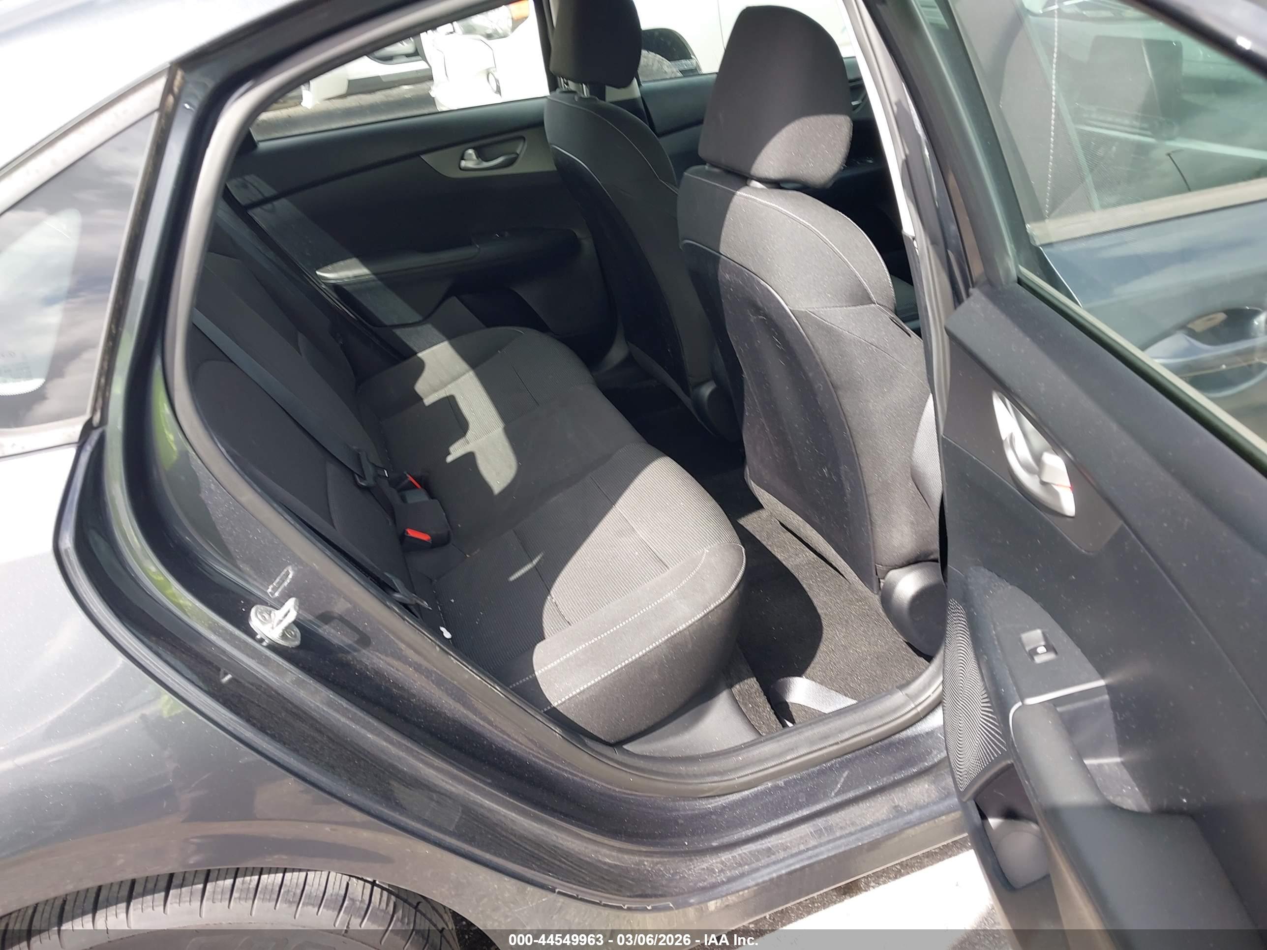 KIA FORTE image 8