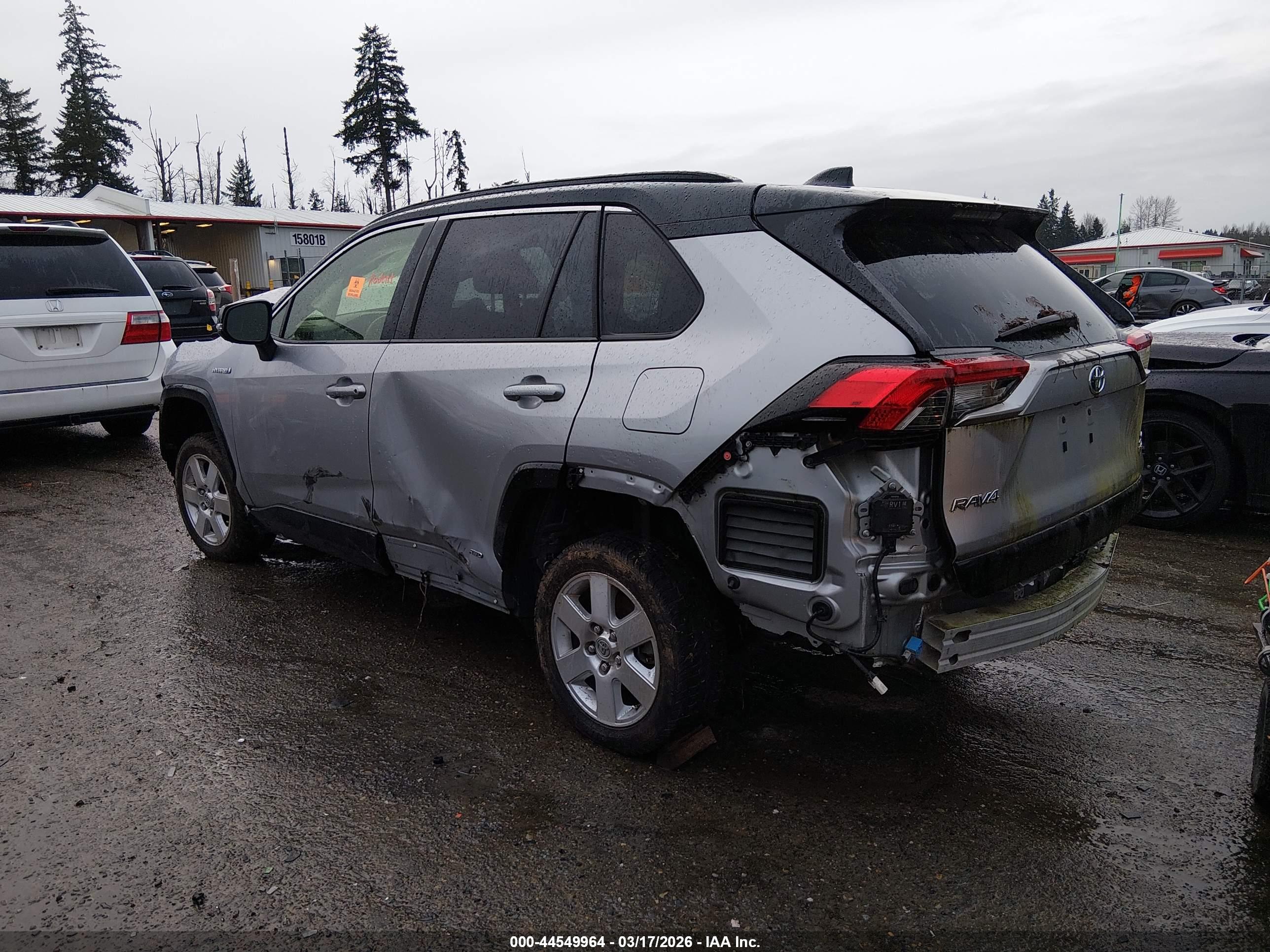 TOYOTA RAV4 image 3