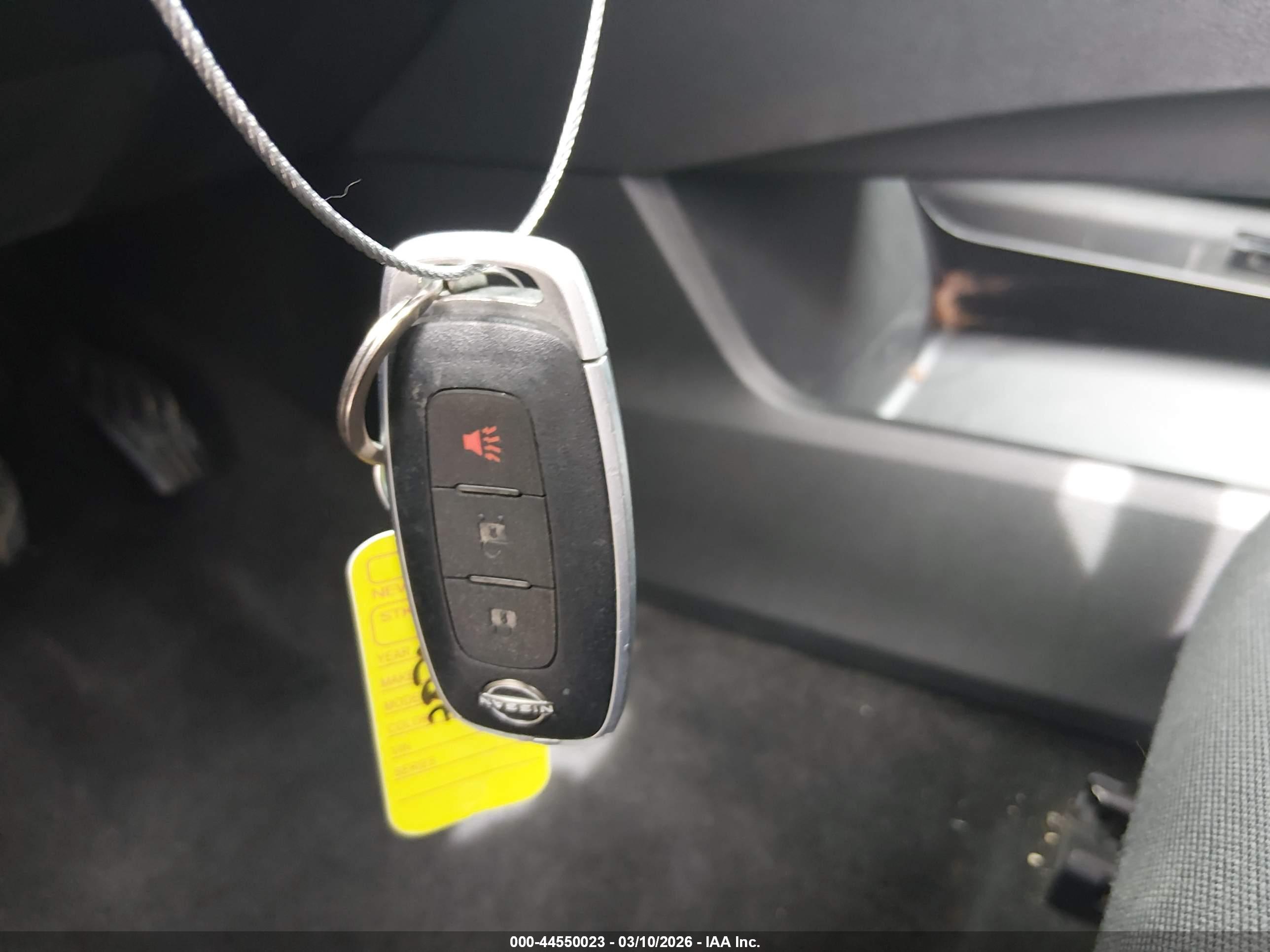 NISSAN ROGUE image 11