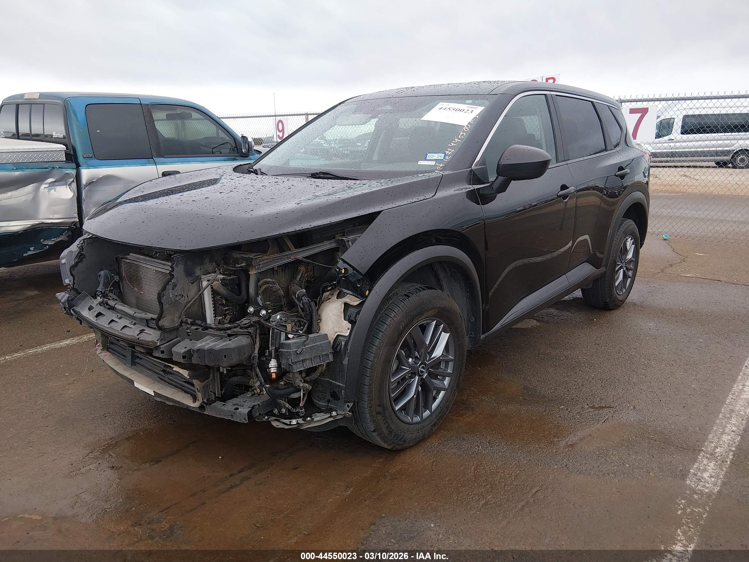 NISSAN ROGUE image 2
